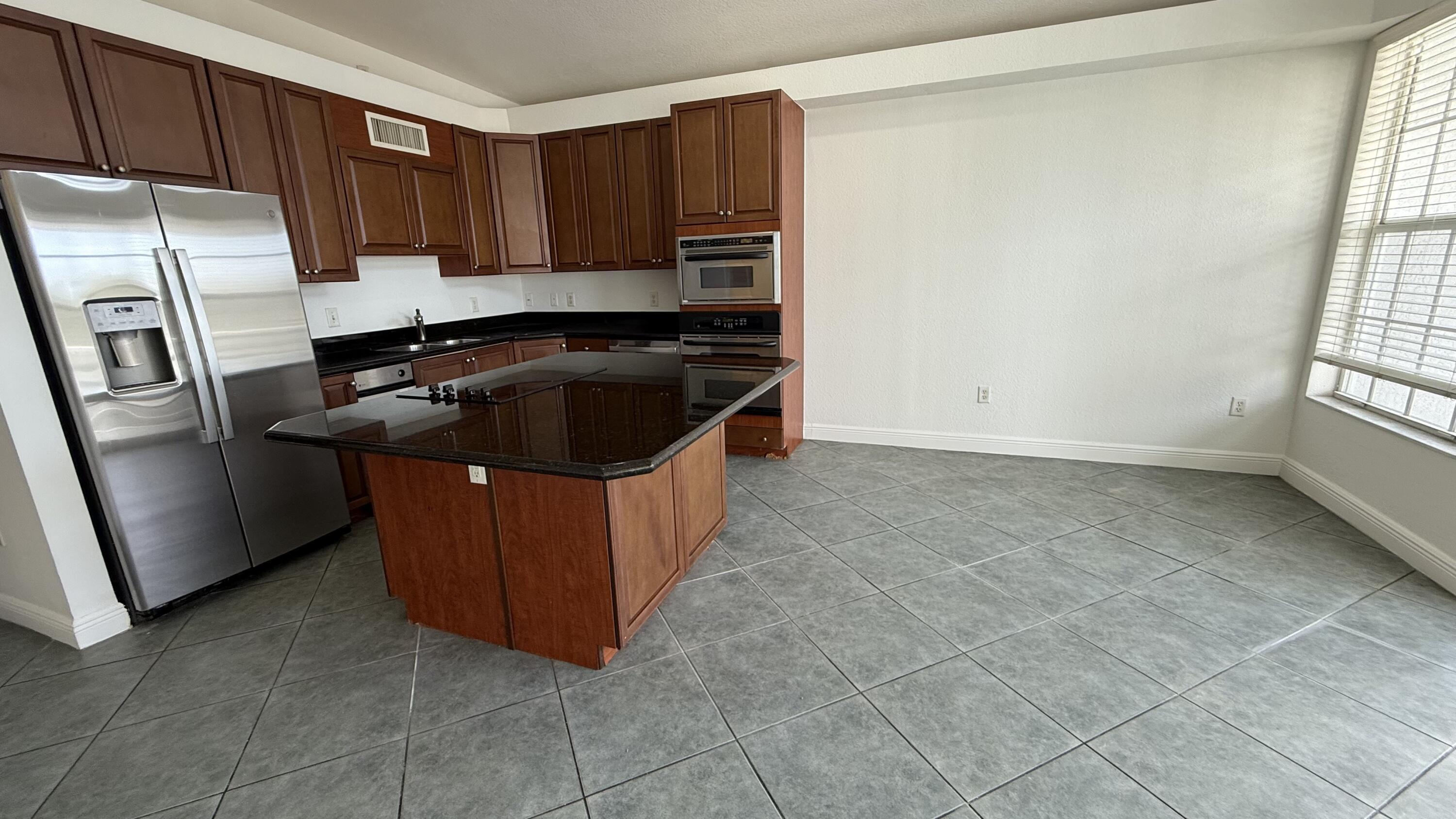 86 Seaside North Court Property Photo 9