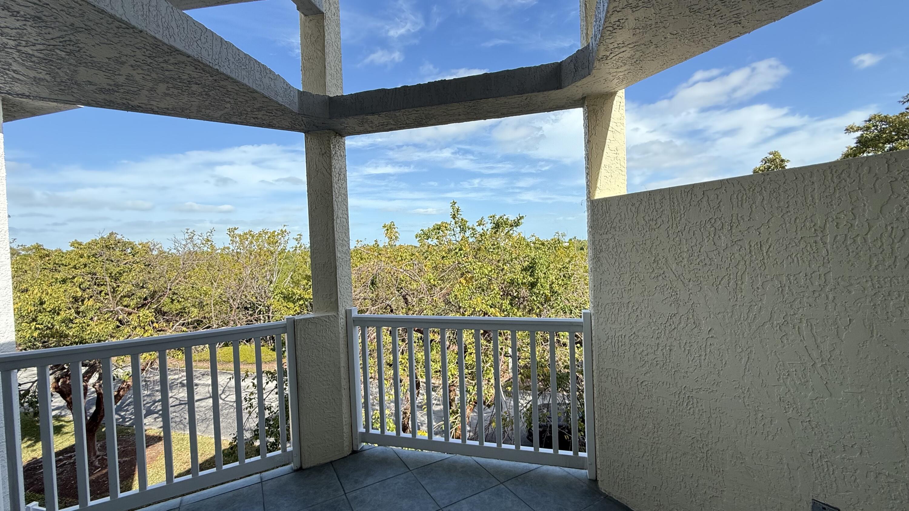 86 Seaside North Court Property Photo 14
