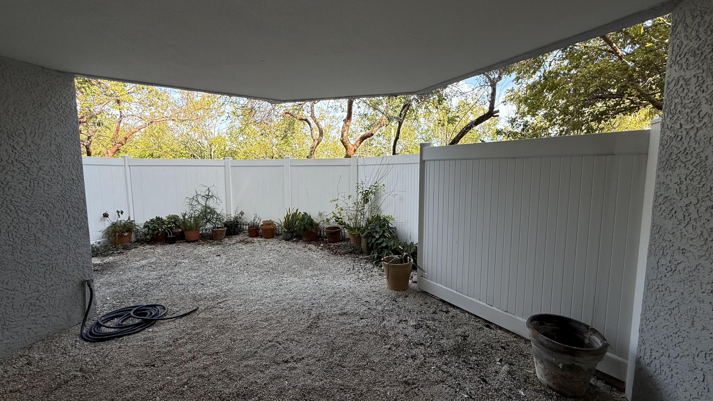 86 Seaside North Court Property Photo 29