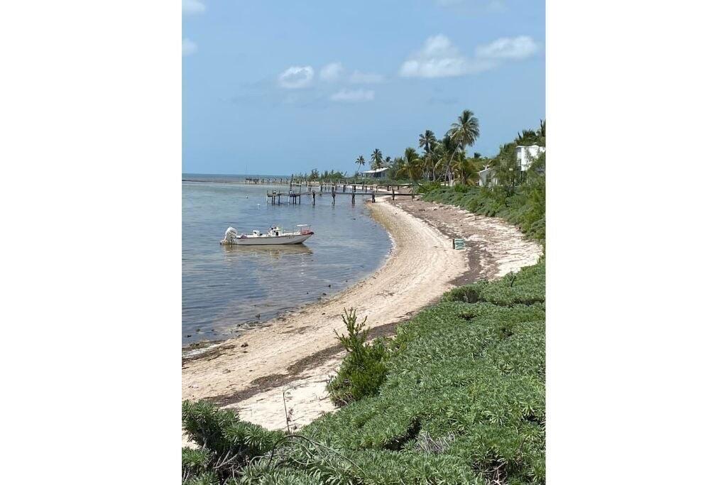 4w Cook Island Property Photo