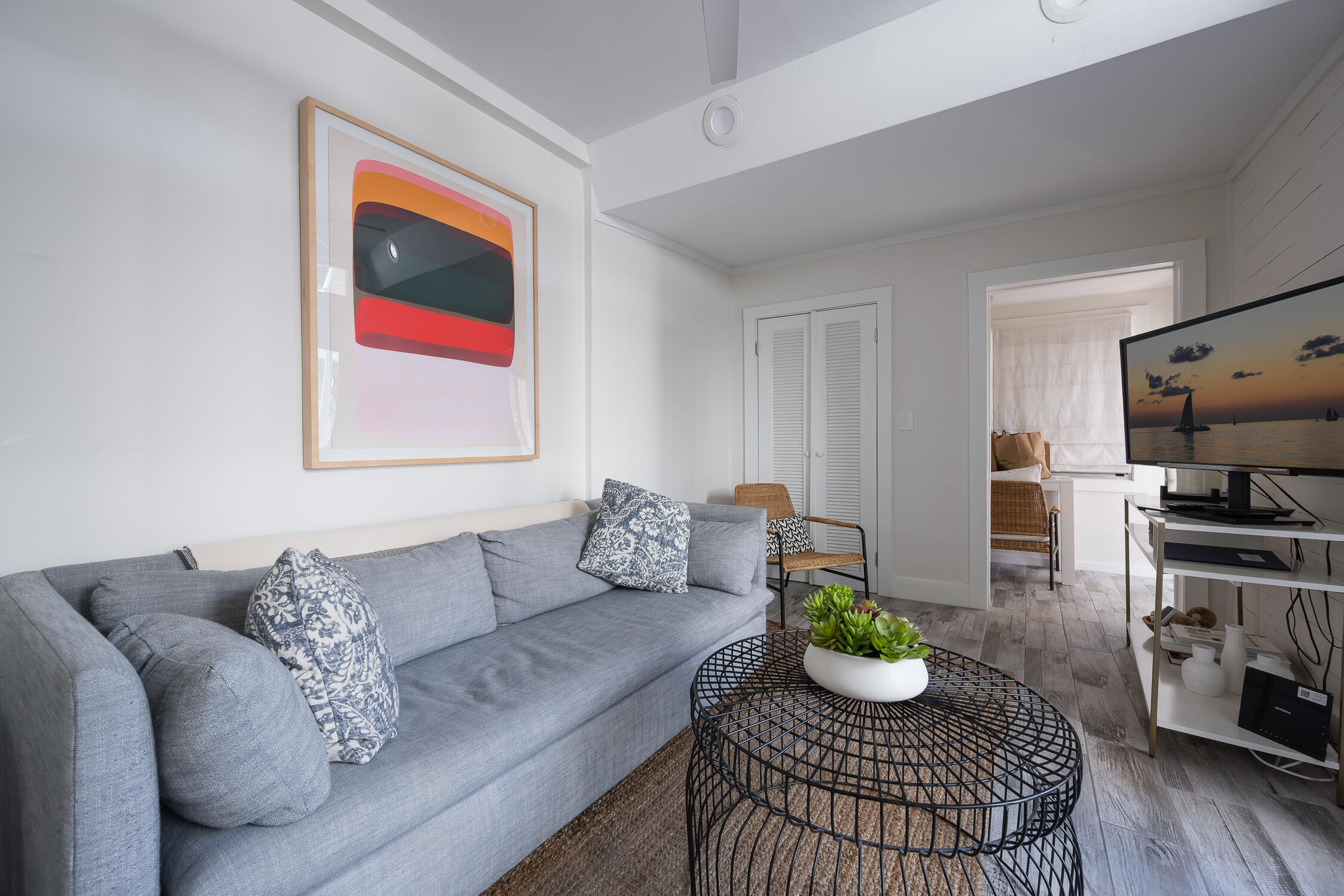 609 1/2 Margaret Street Property Photo 6
