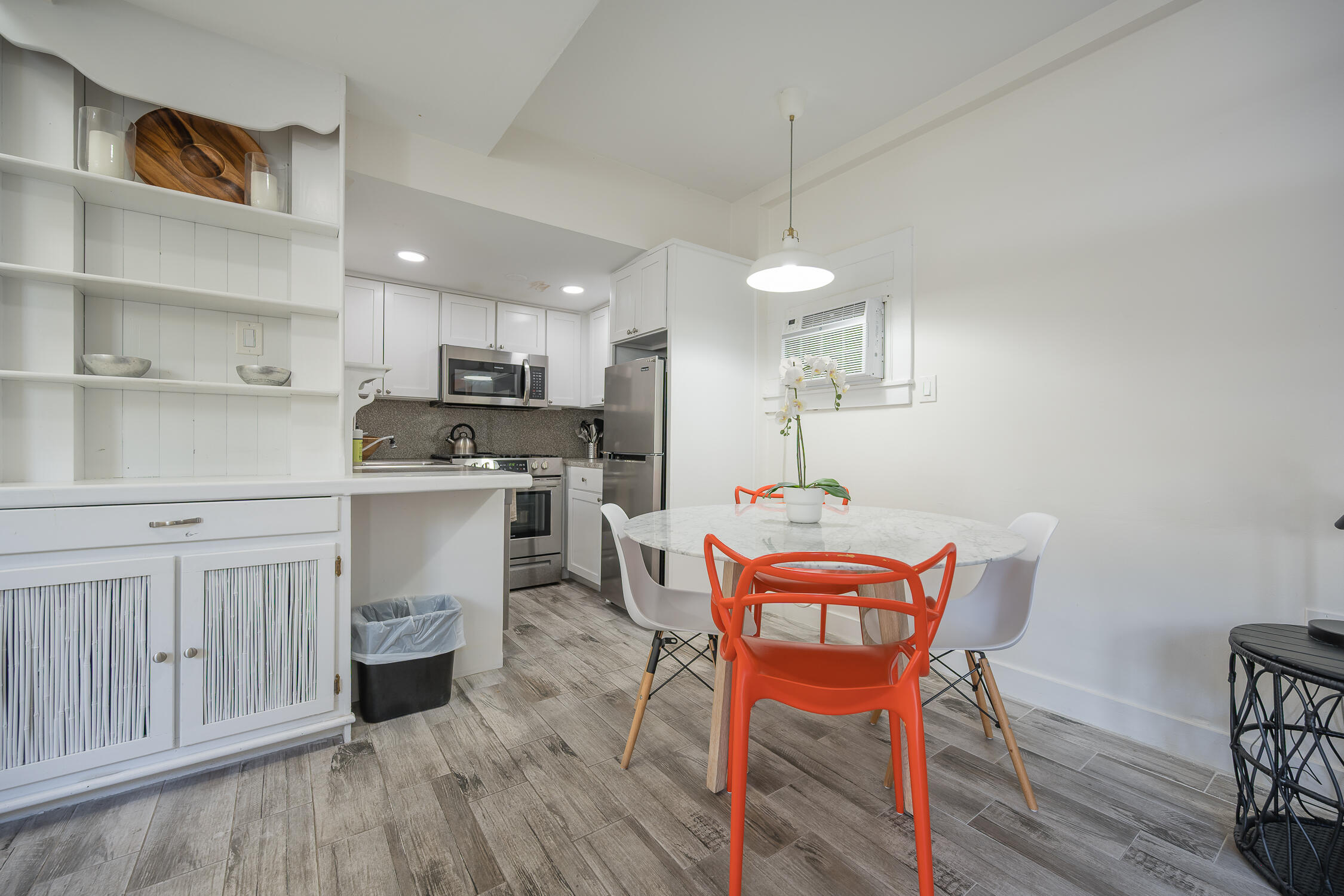 609 1/2 Margaret Street Property Photo 13