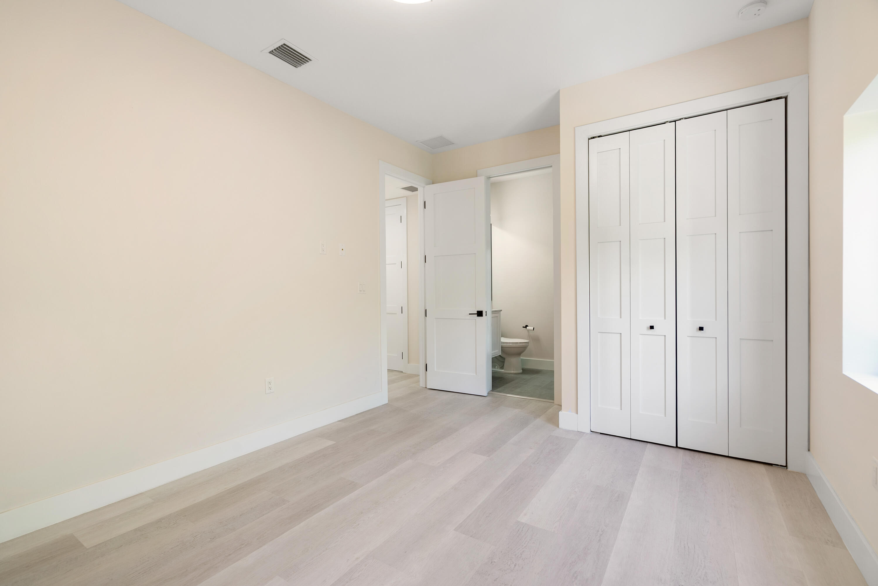 19 Coral Way Property Photo 8