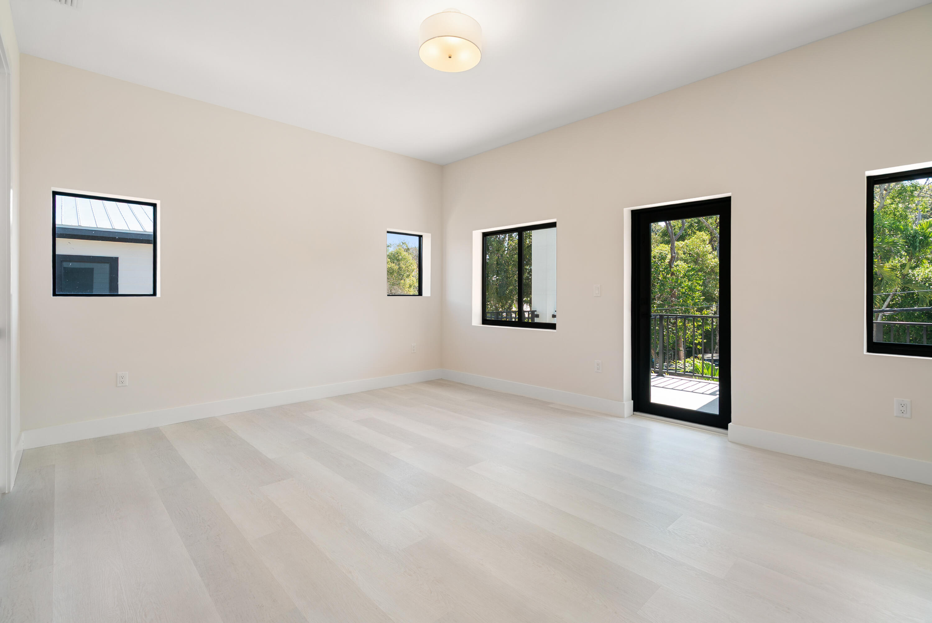 19 Coral Way Property Photo 12