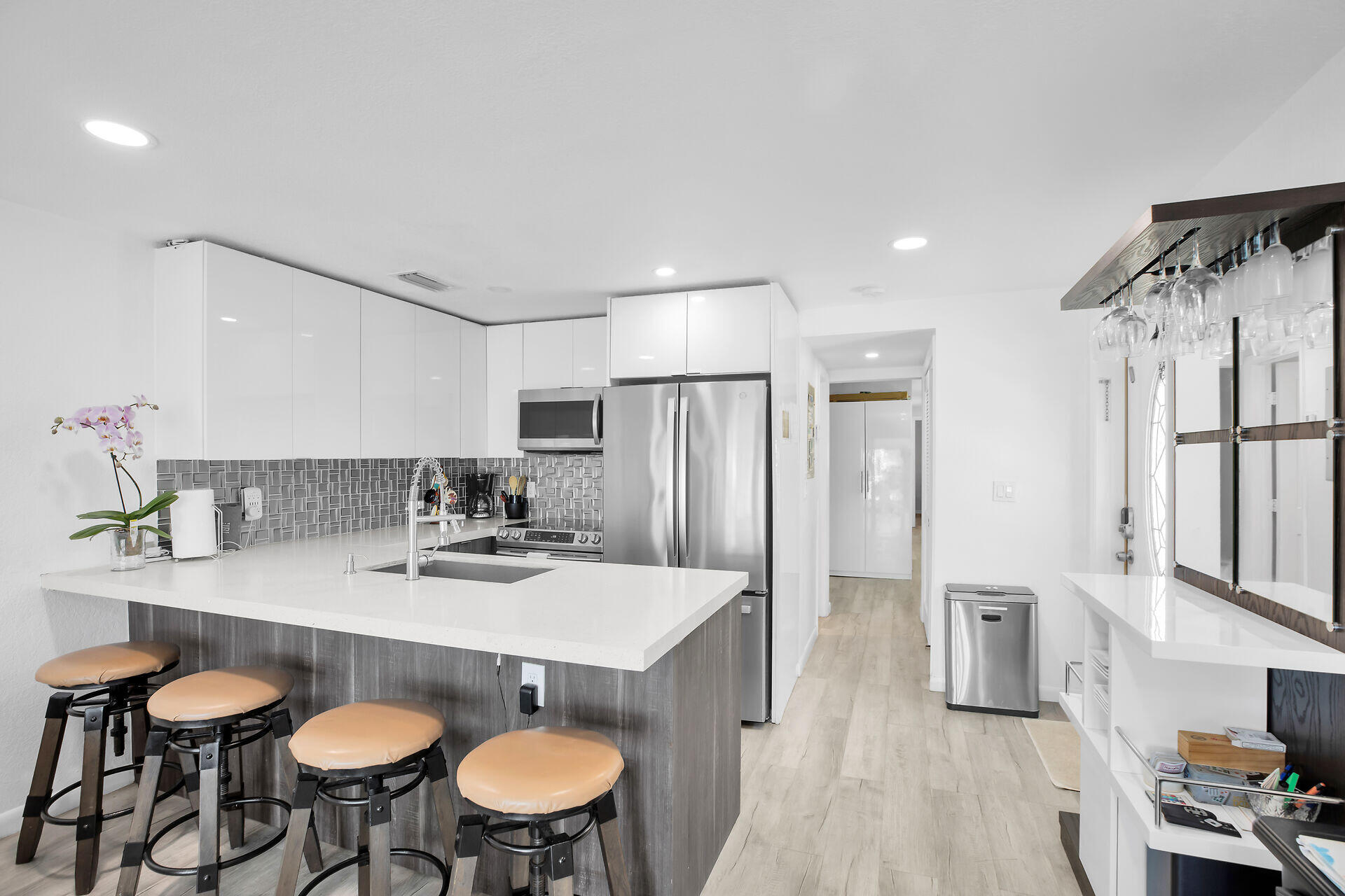 18 7th Avenue Property Photo 11