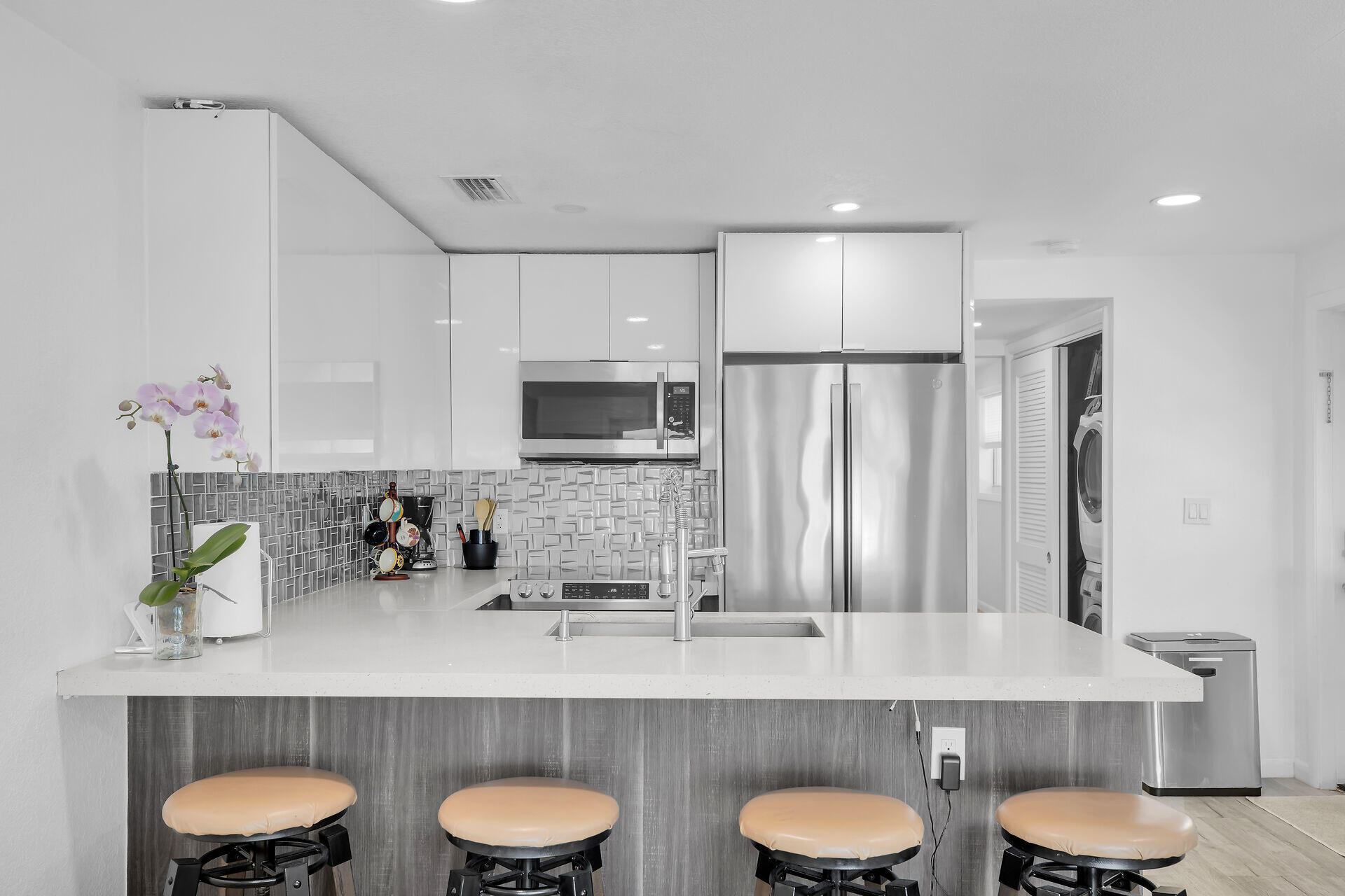 18 7th Avenue Property Photo 12