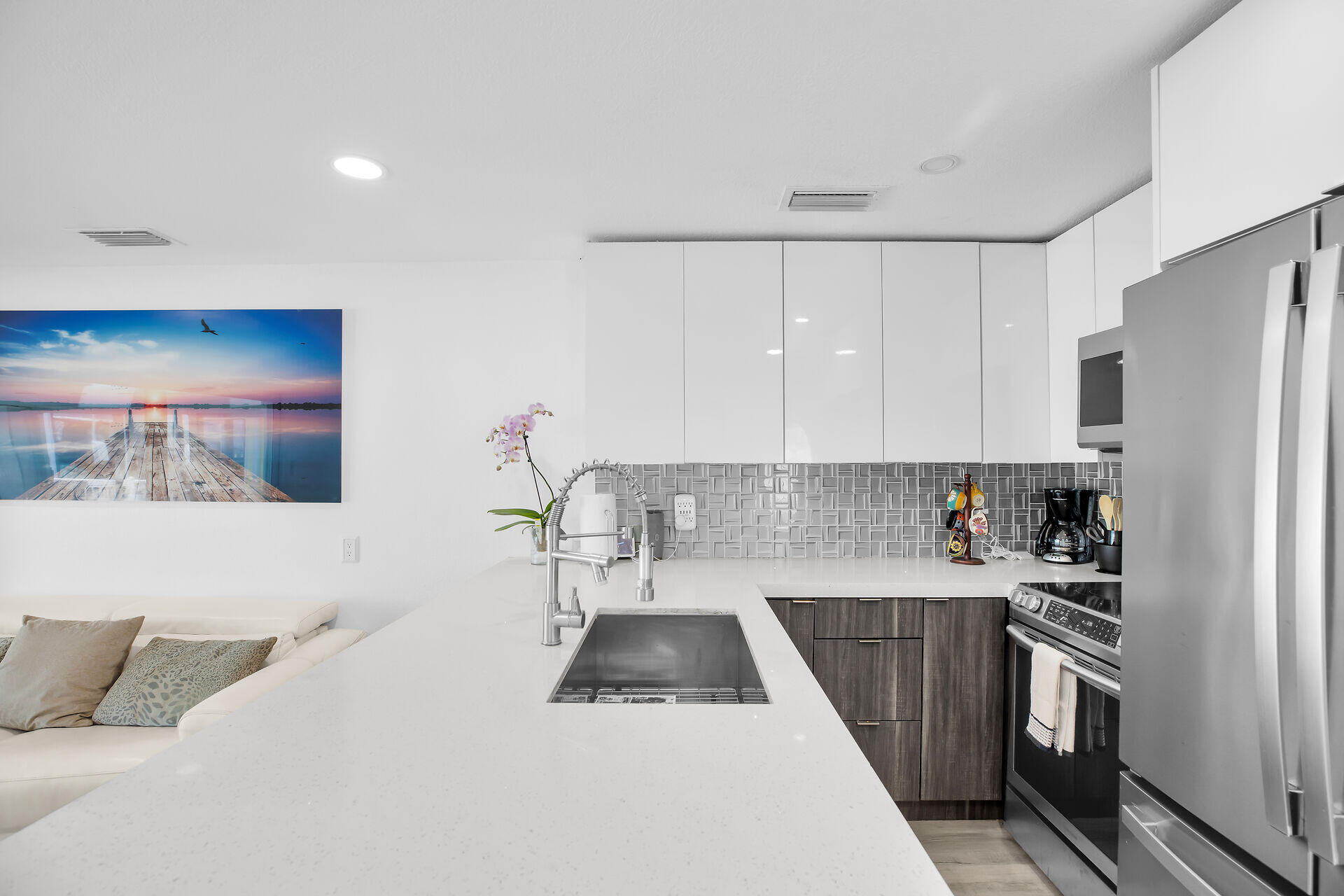 18 7th Avenue Property Photo 13