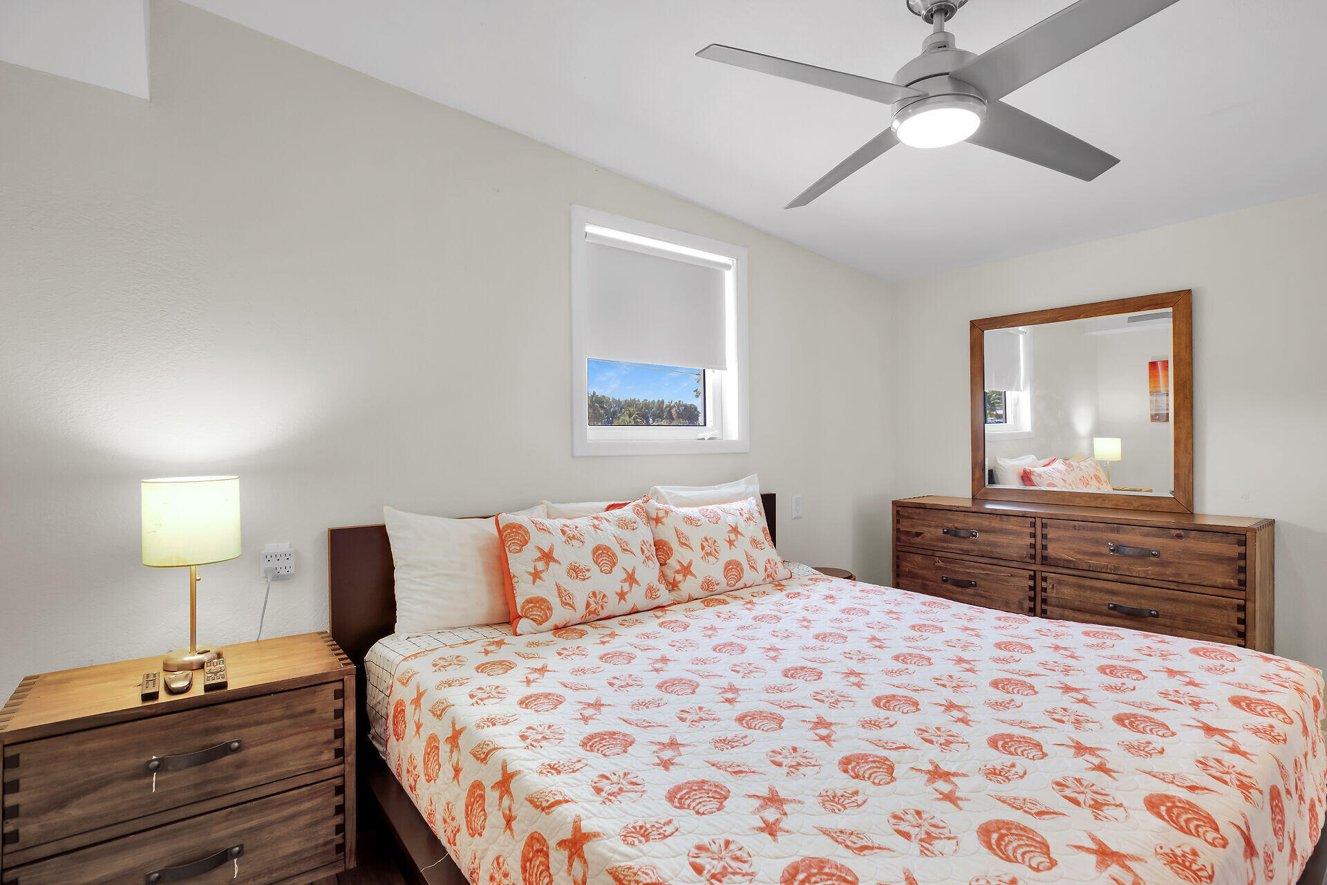 18 7th Avenue Property Photo 14