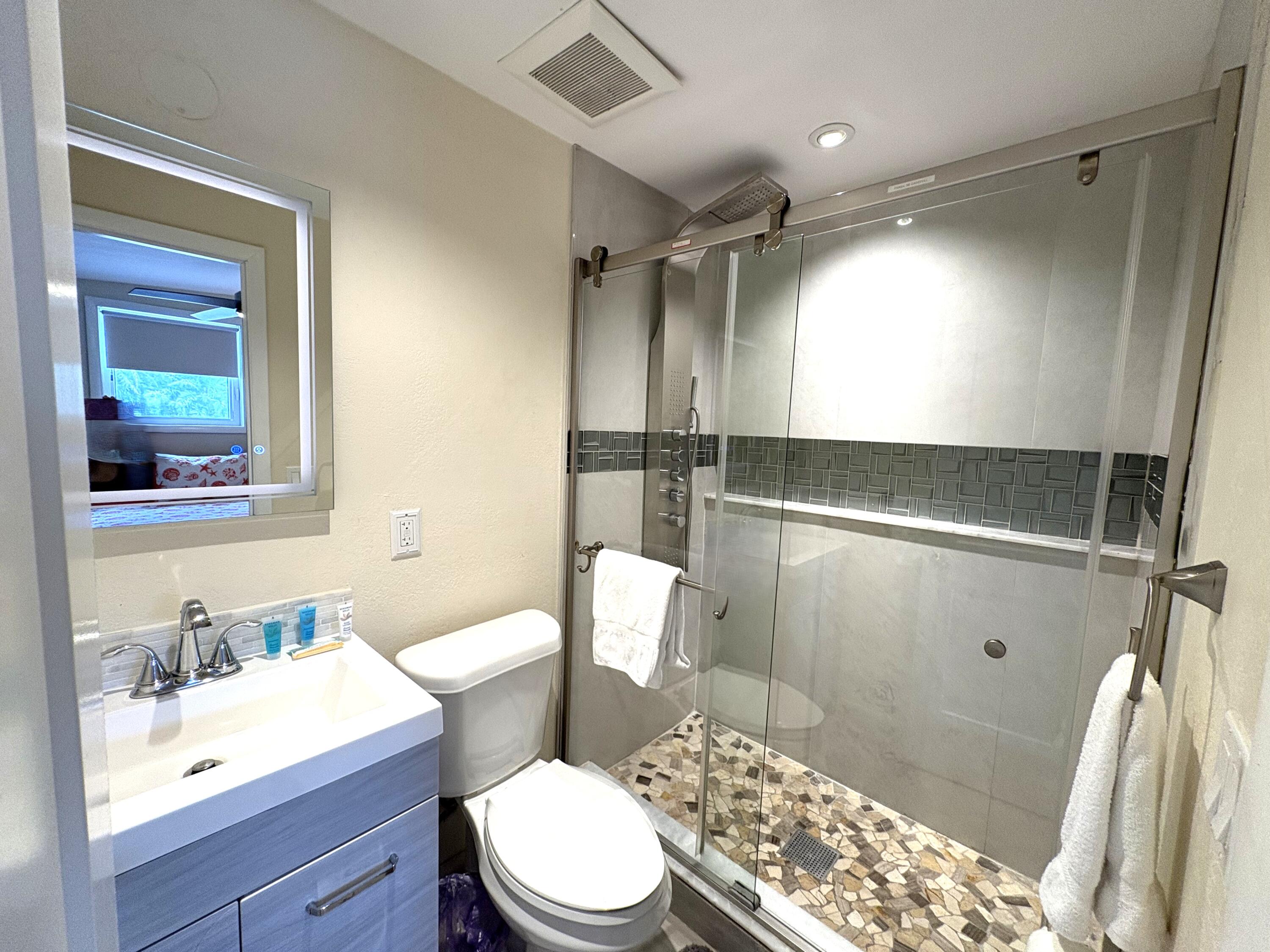 18 7th Avenue Property Photo 17