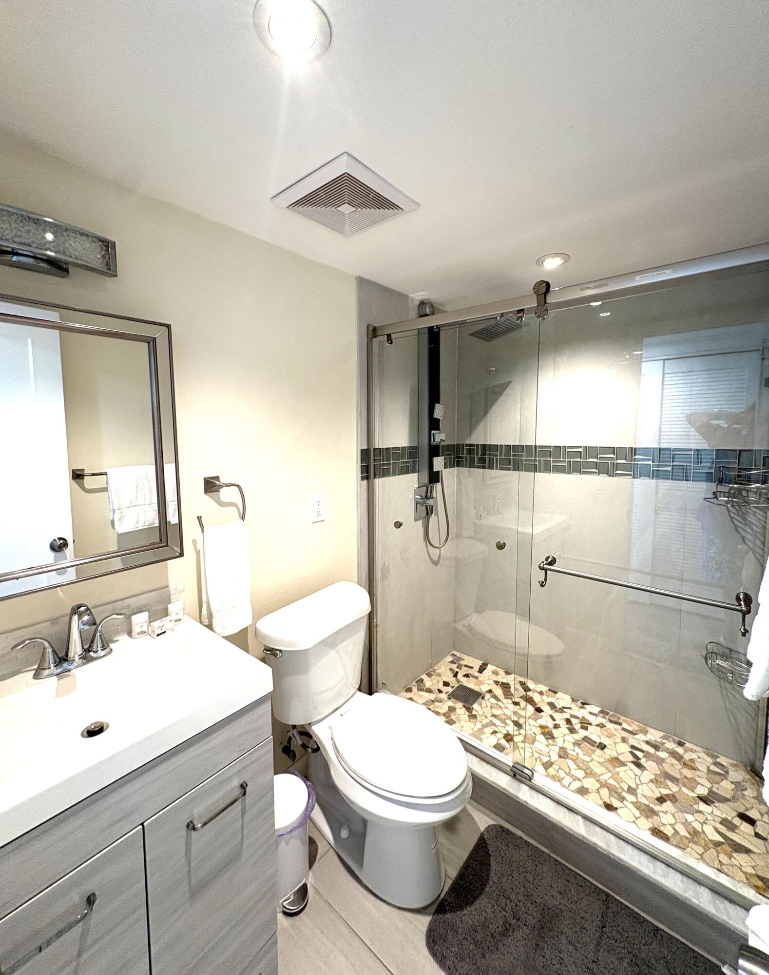 18 7th Avenue Property Photo 21