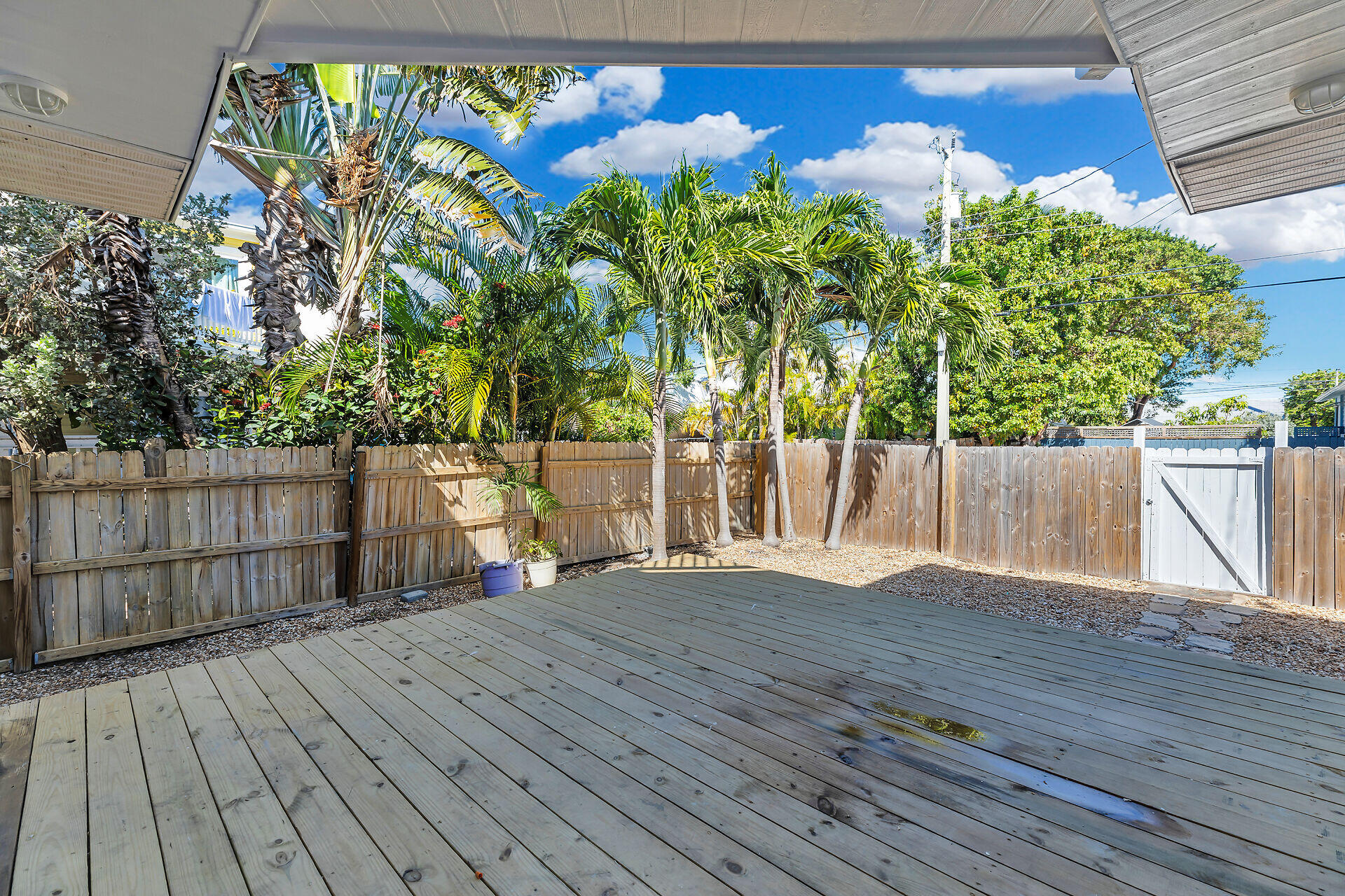 3212 Harriet Avenue Property Photo 6