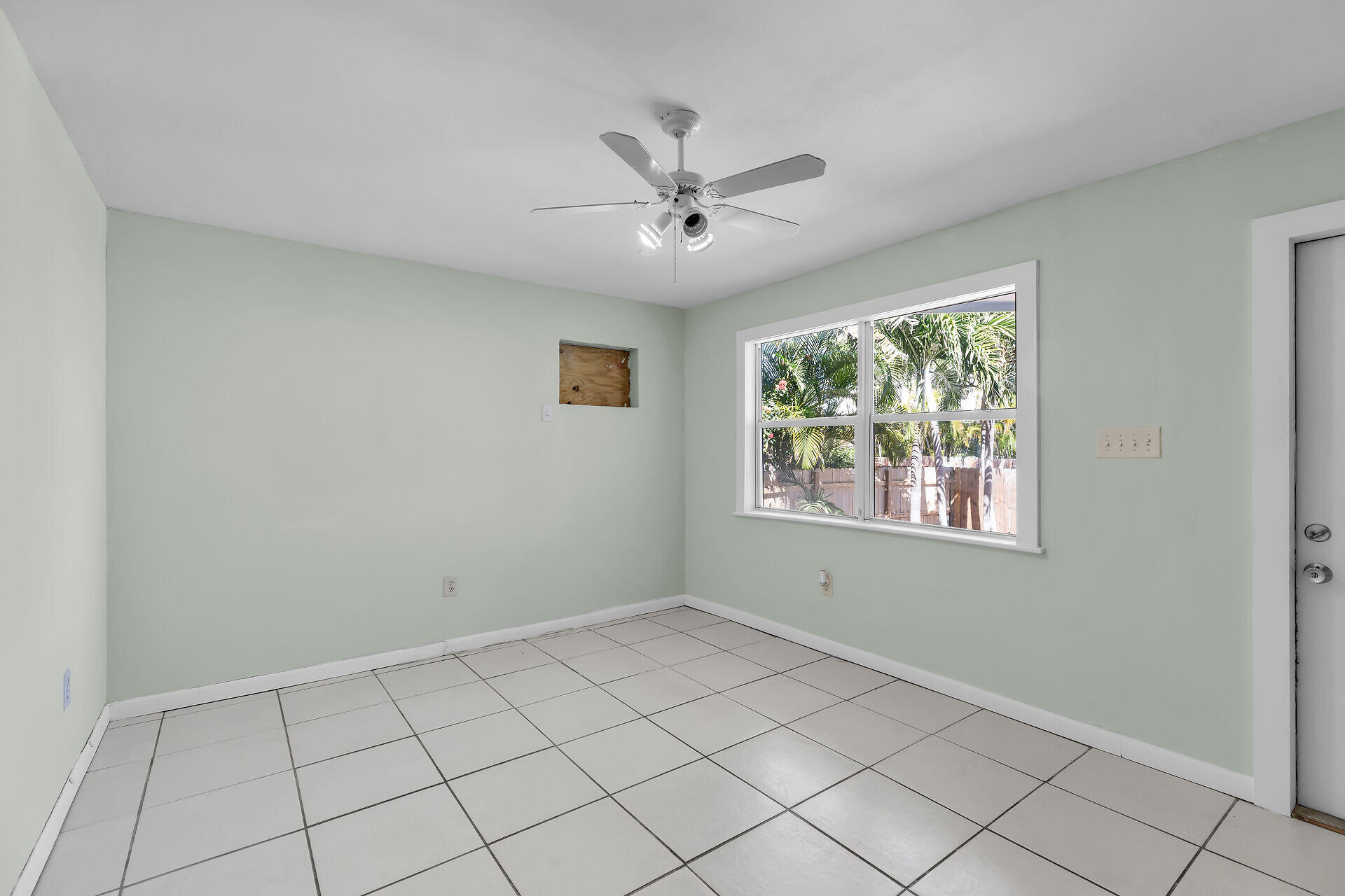 3212 Harriet Avenue Property Photo 8