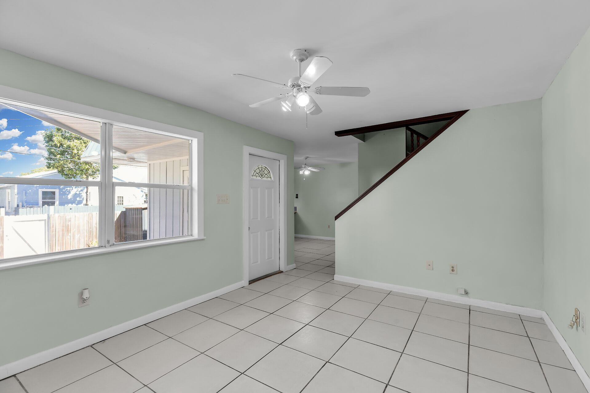 3212 Harriet Avenue Property Photo 9