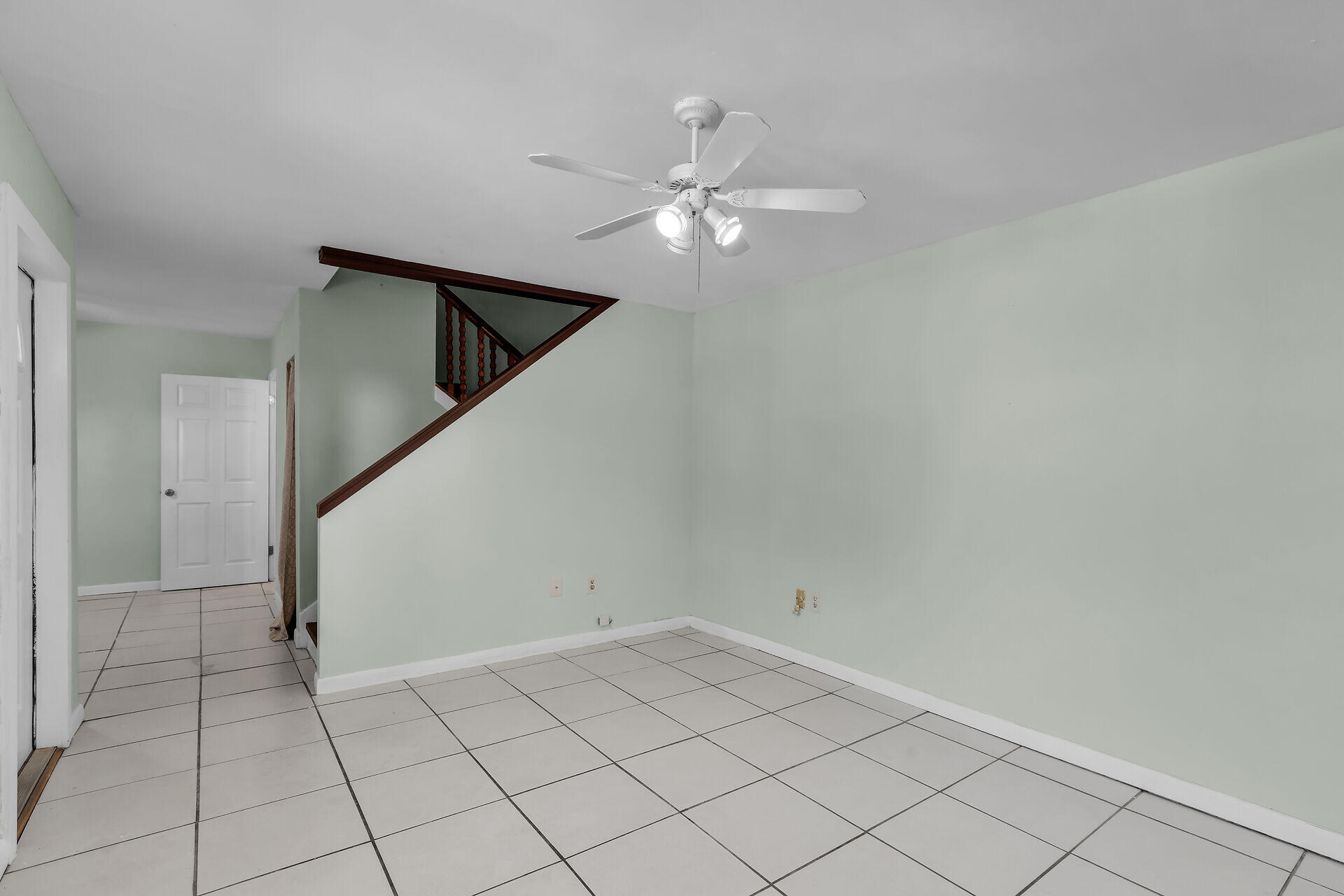 3212 Harriet Avenue Property Photo 10
