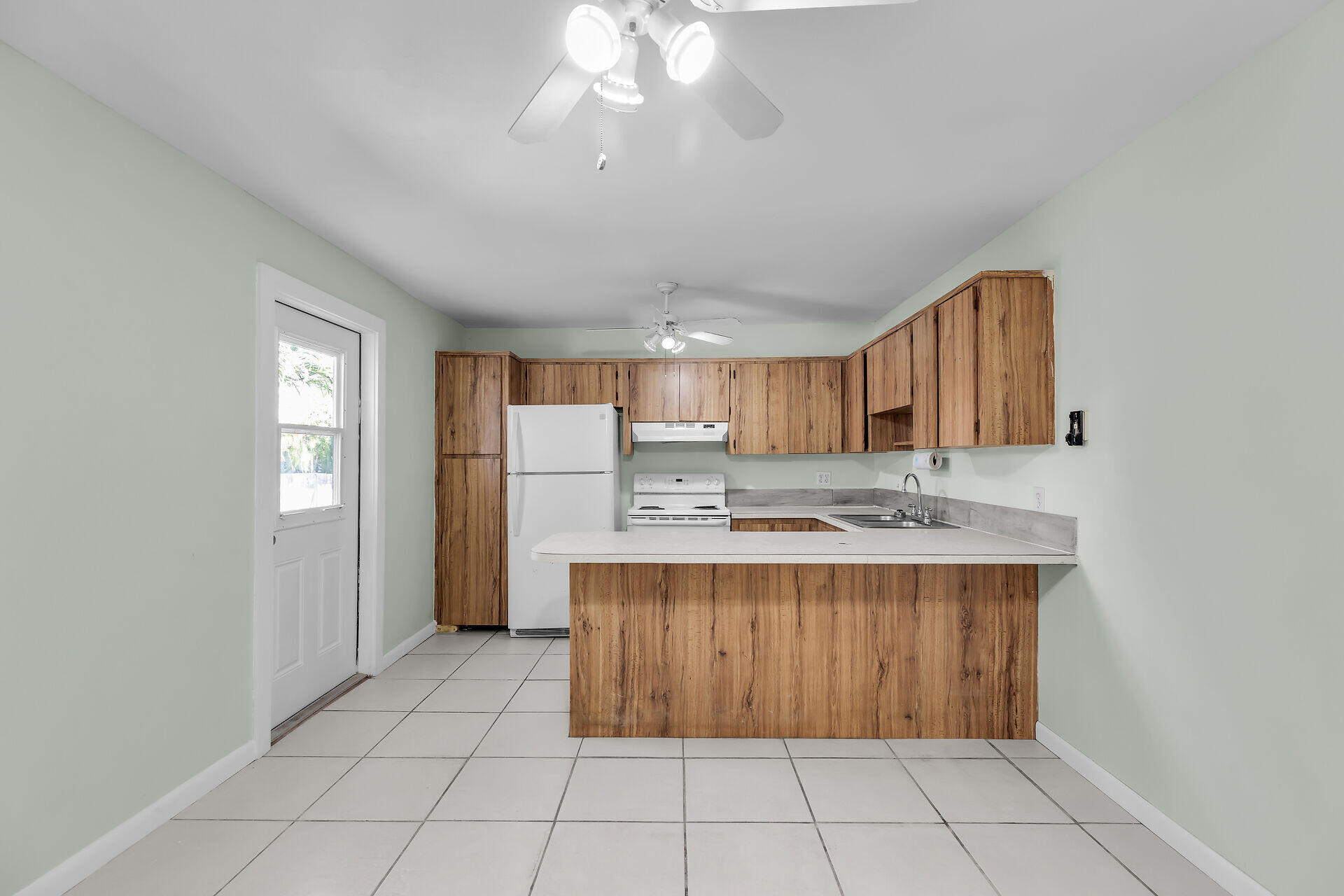 3212 Harriet Avenue Property Photo 12
