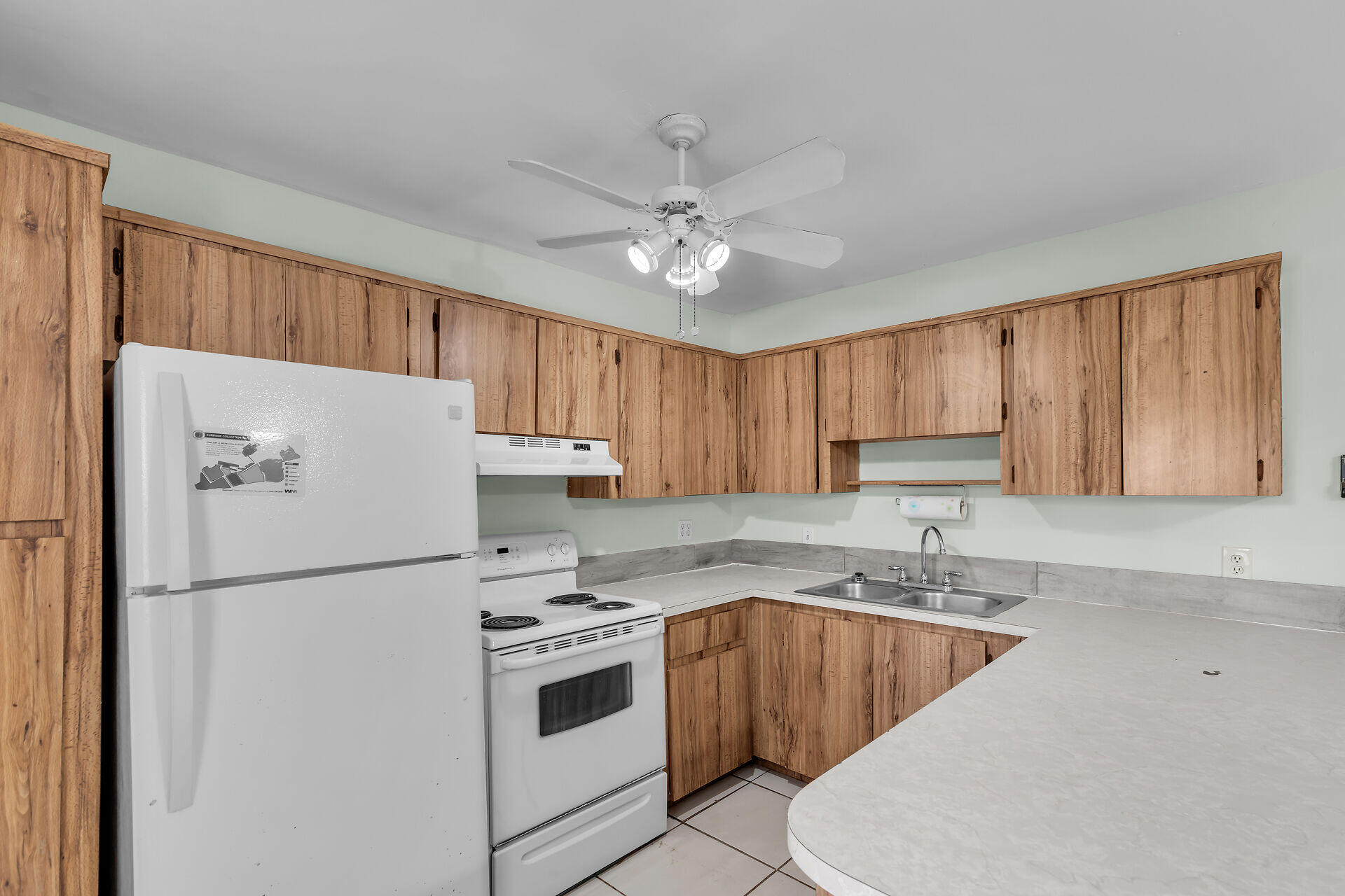 3212 Harriet Avenue Property Photo 14