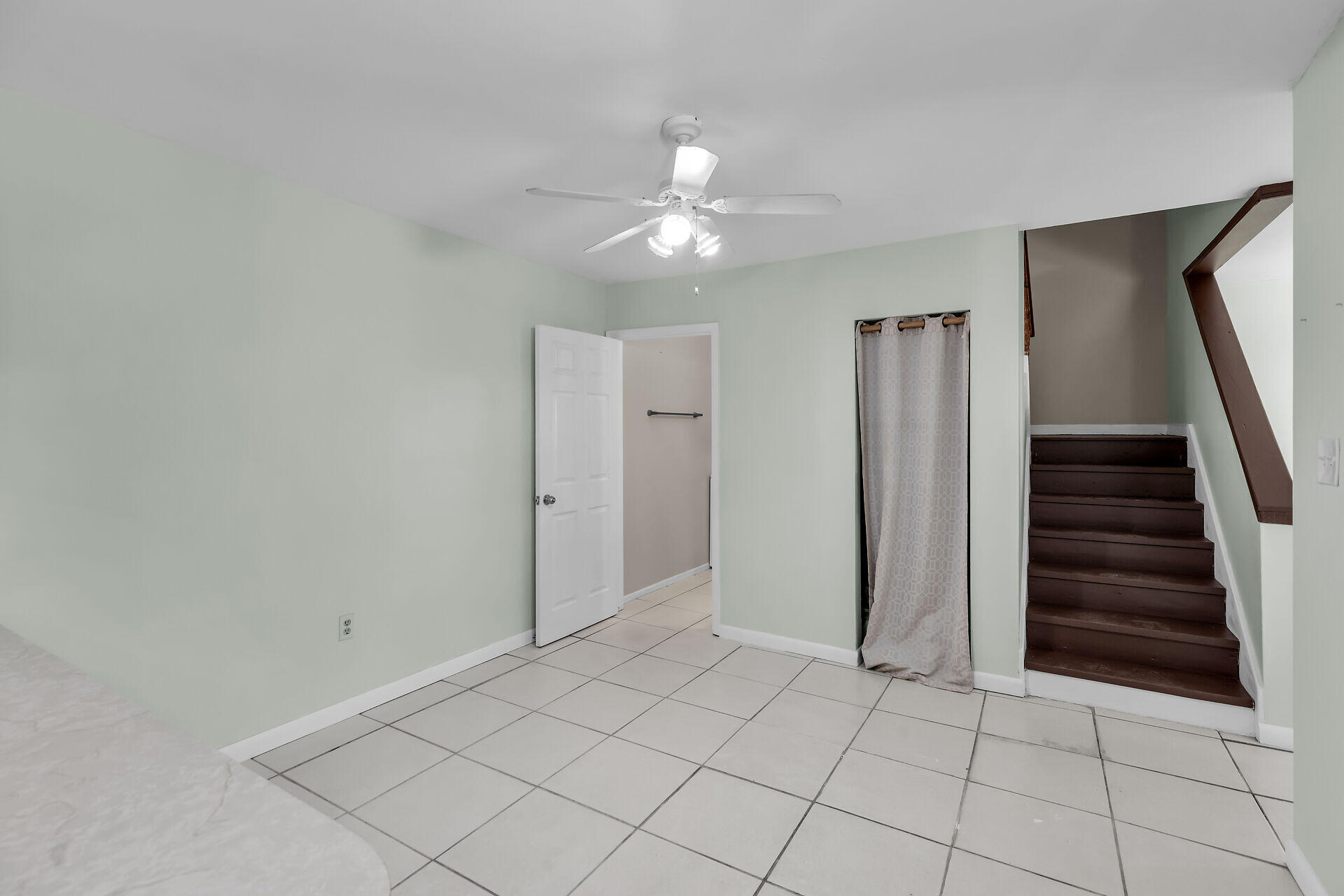 3212 Harriet Avenue Property Photo 18