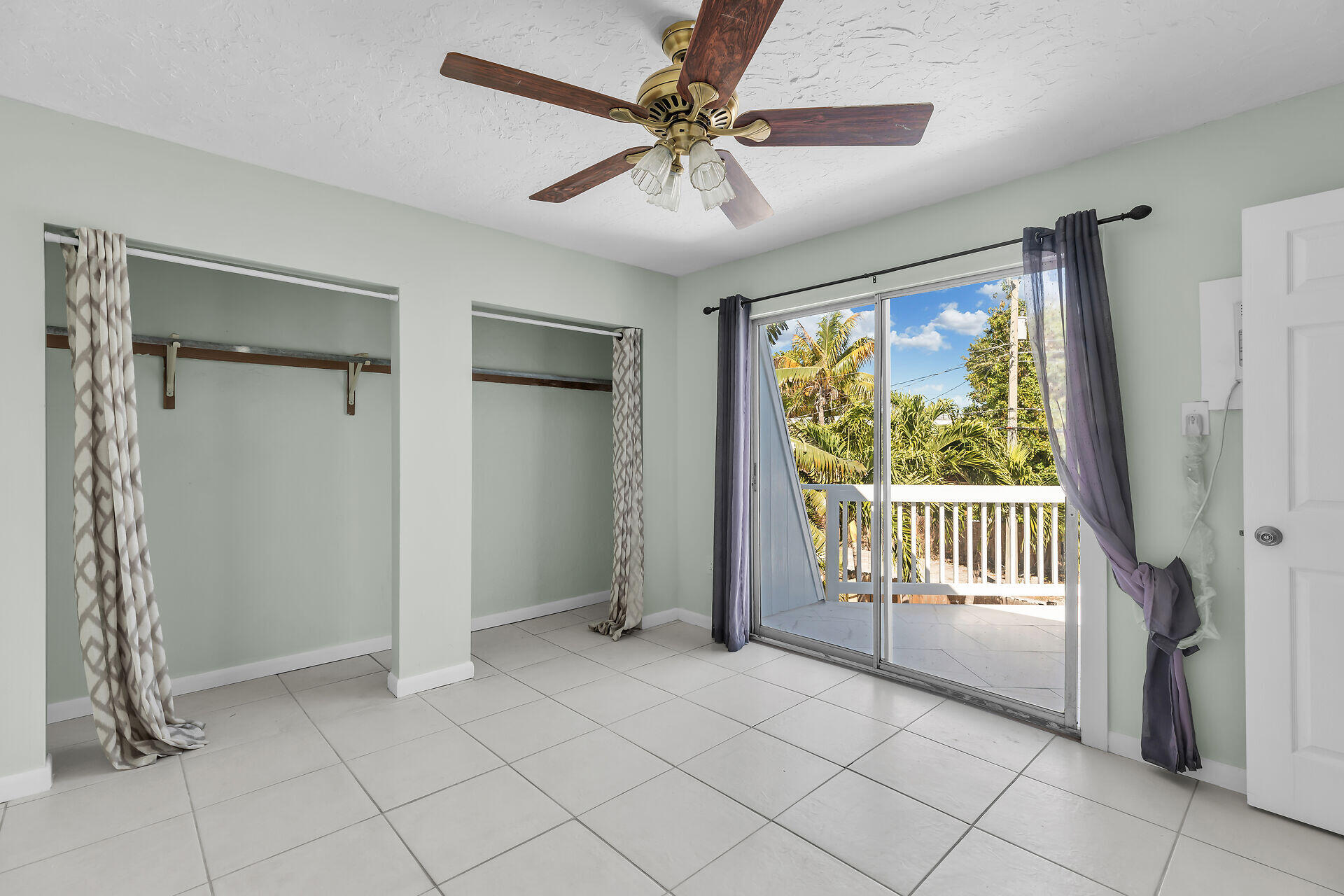 3212 Harriet Avenue Property Photo 20