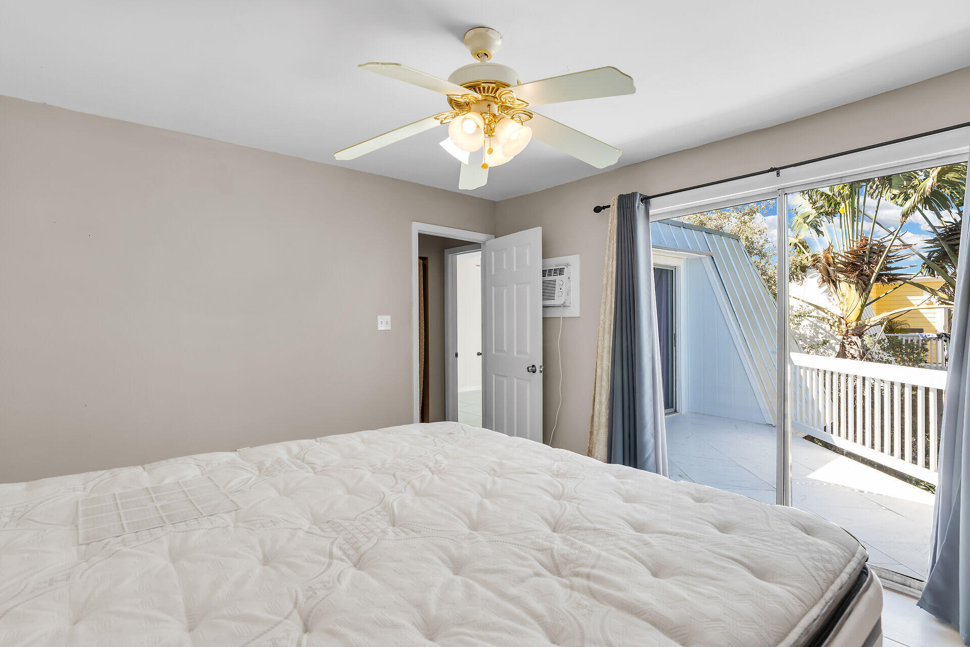 3212 Harriet Avenue Property Photo 25