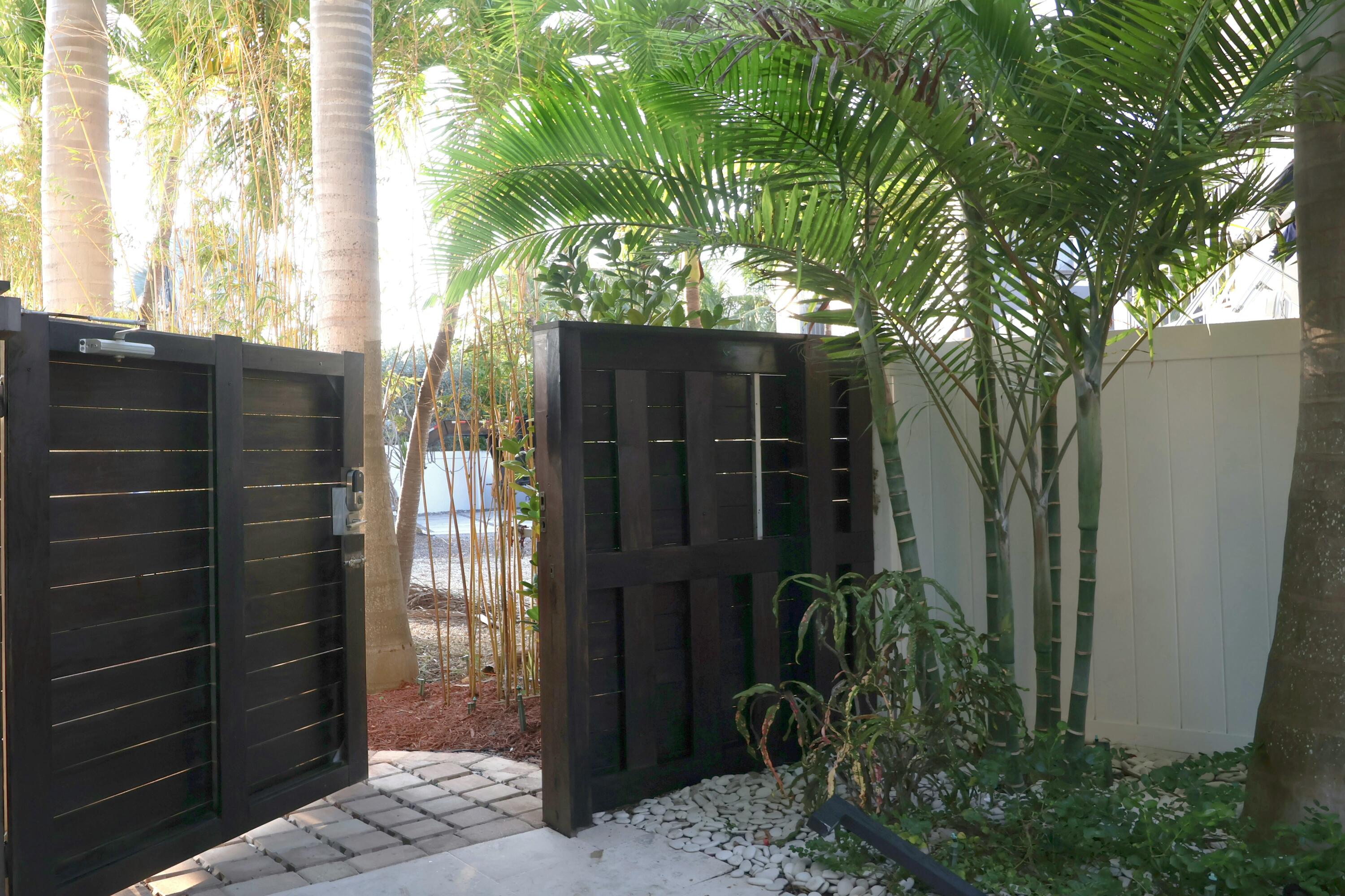112 Gardenia Street Property Photo 11