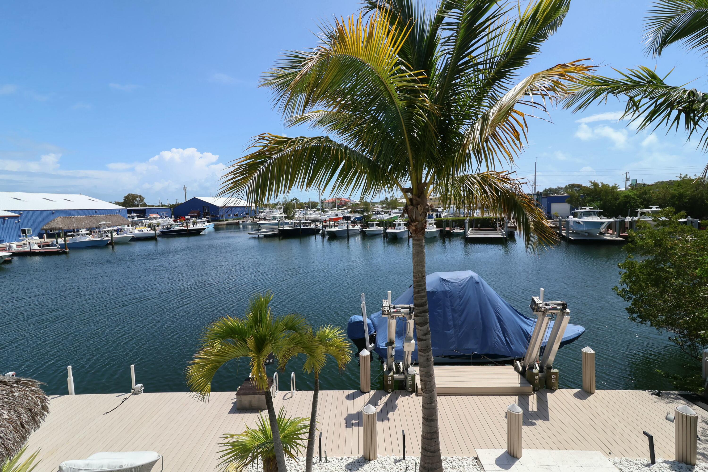 112 Gardenia Street Property Photo 23