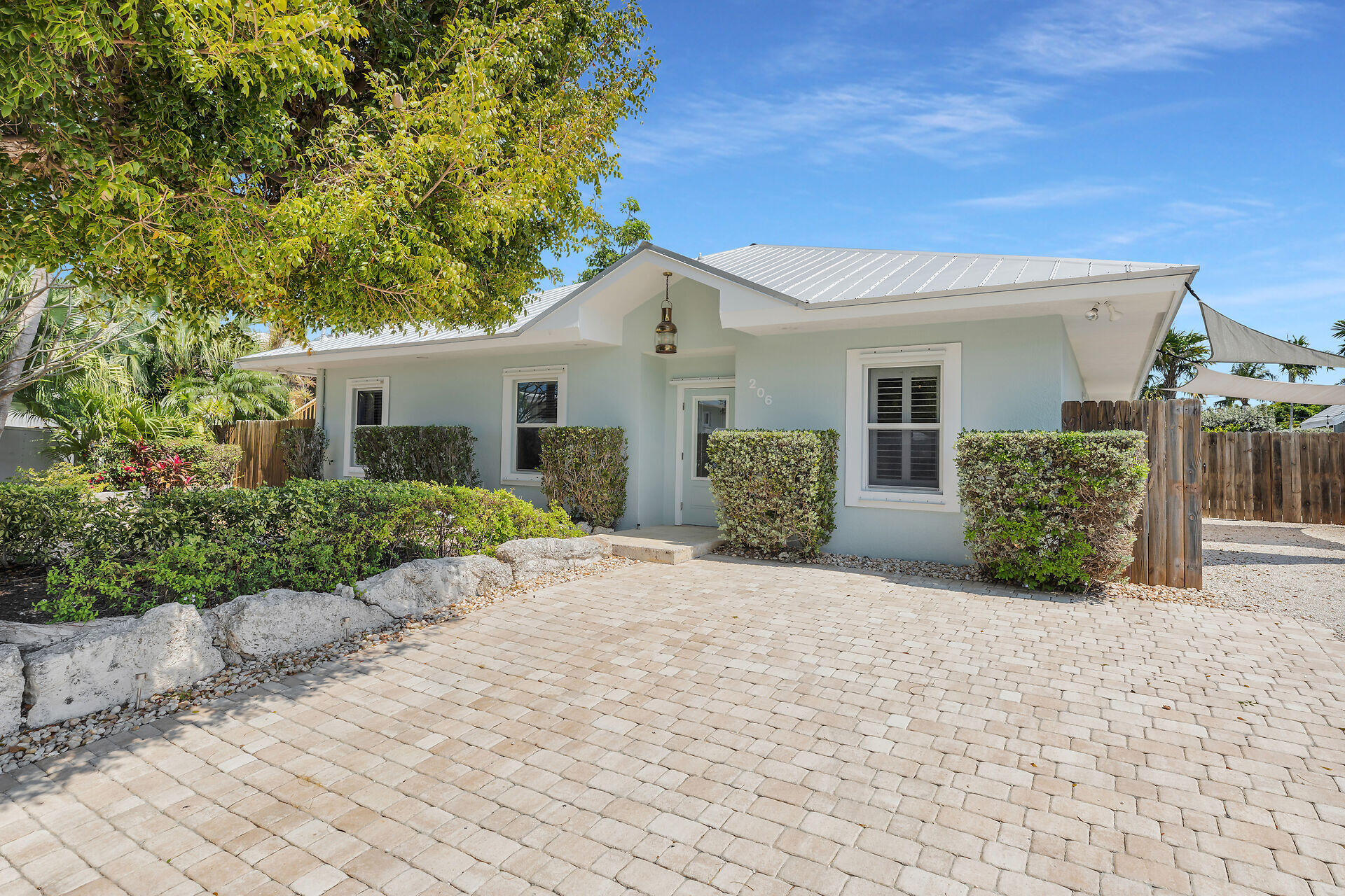 33070 Real Estate Listings Main Image