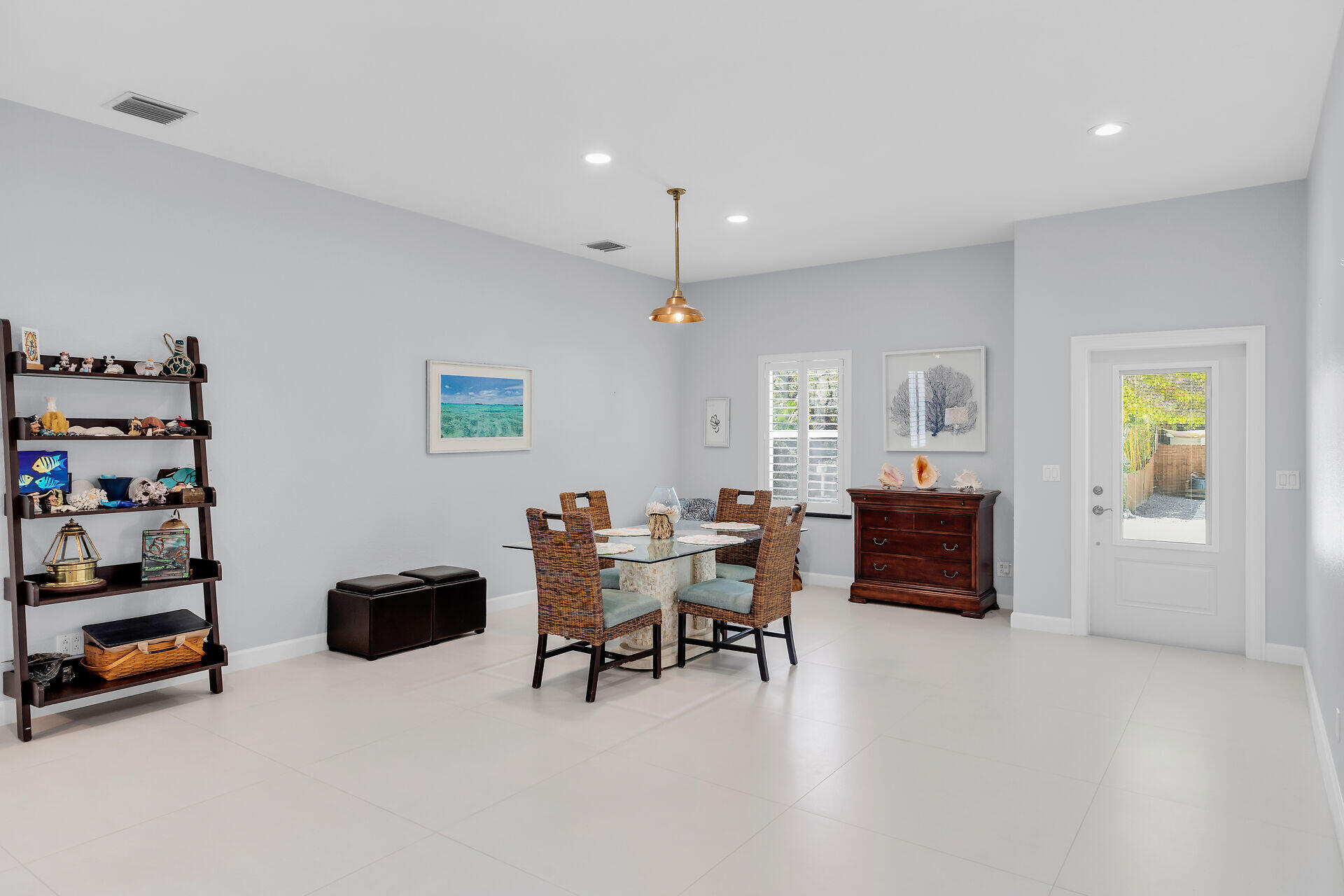 206 Bougainvillea Street Property Photo 6