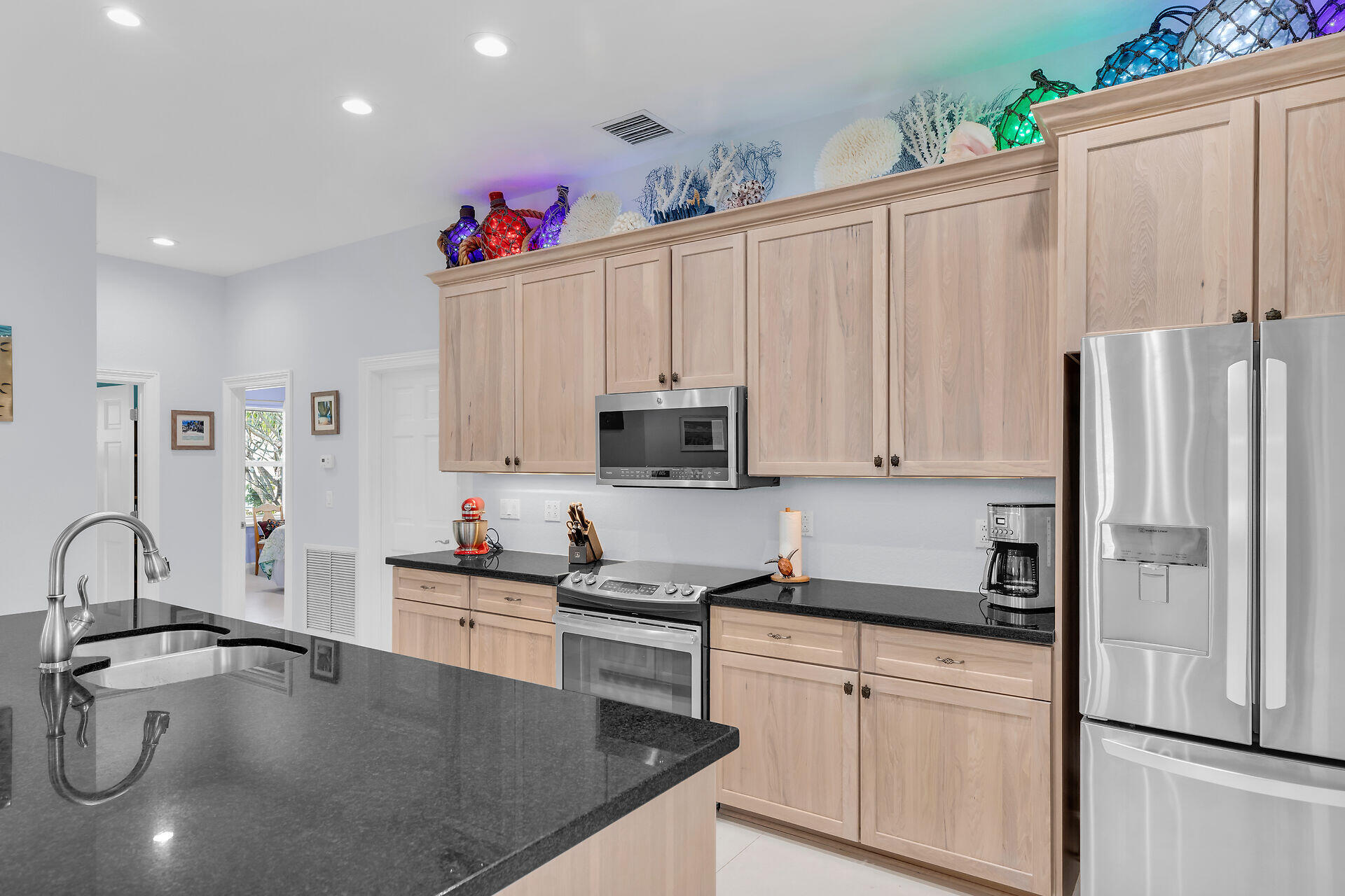 206 Bougainvillea Street Property Photo 10