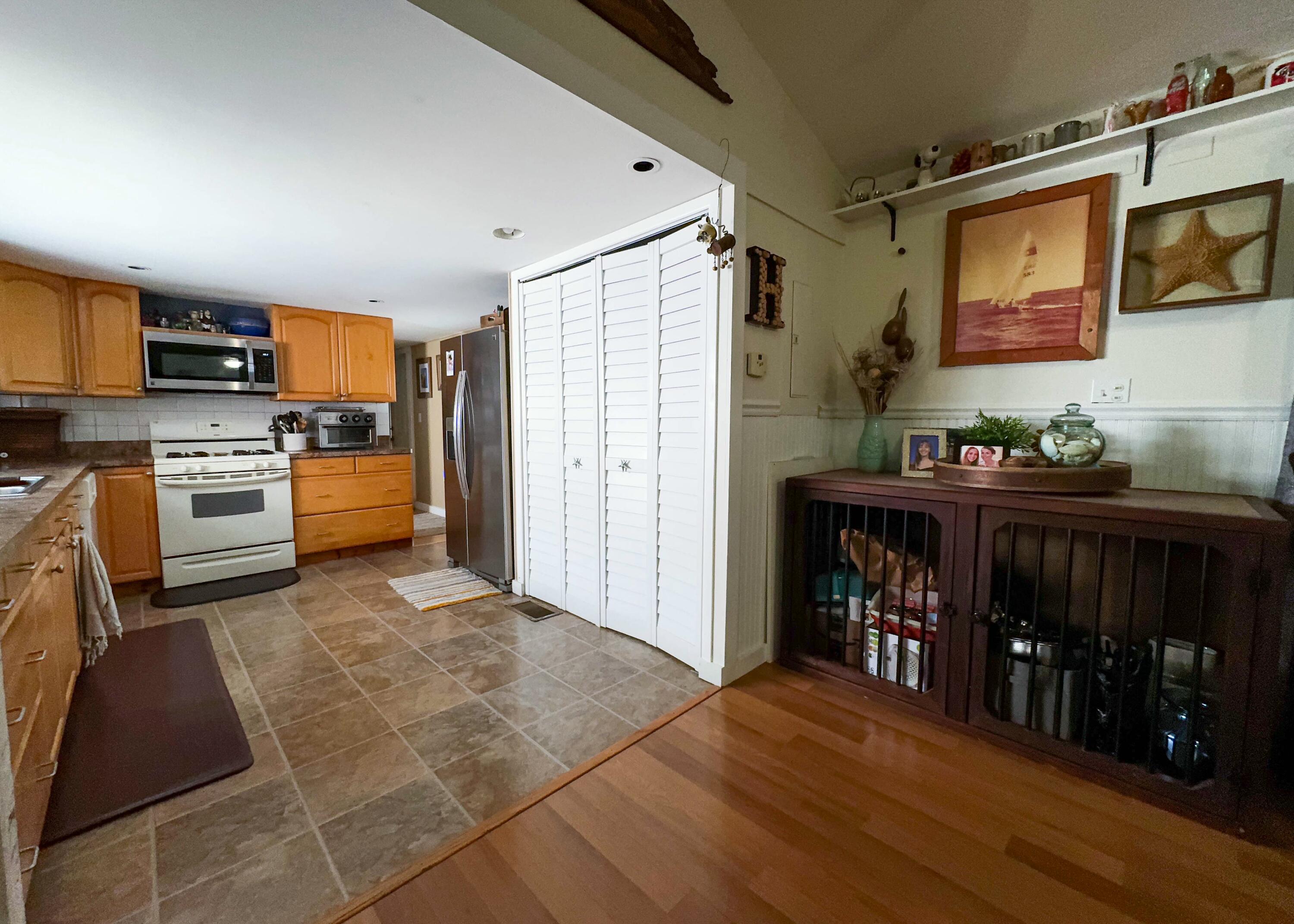 2 Riviera Drive Property Photo 3