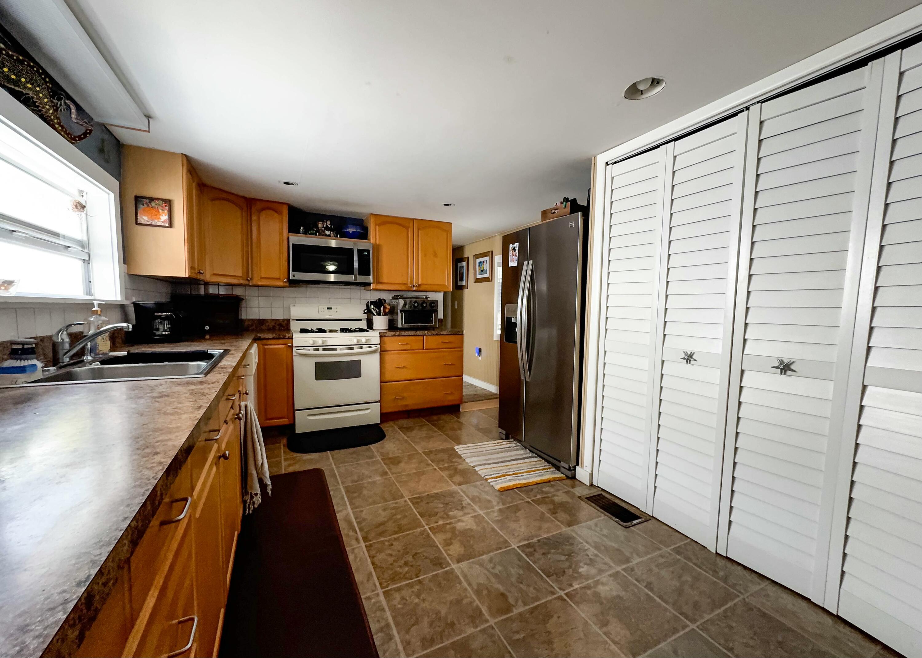 2 Riviera Drive Property Photo 5