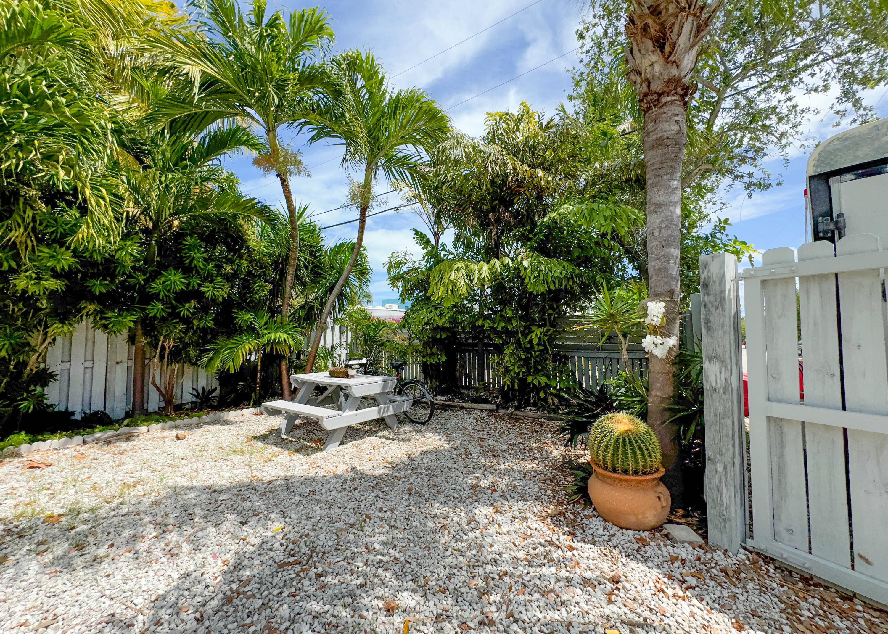 2 Riviera Drive Property Photo 15