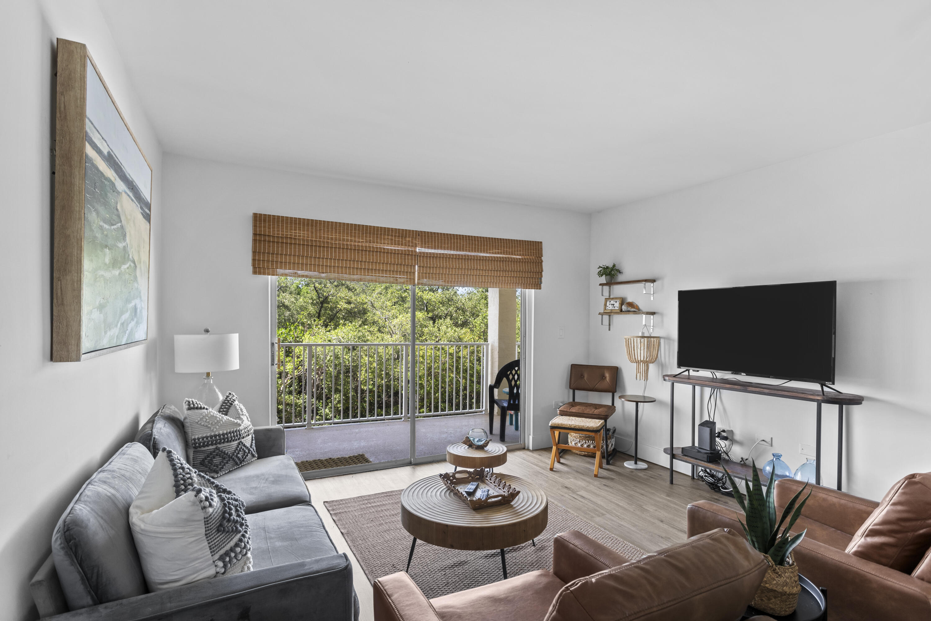 200 Wrenn Street, 206 Property Photo 23