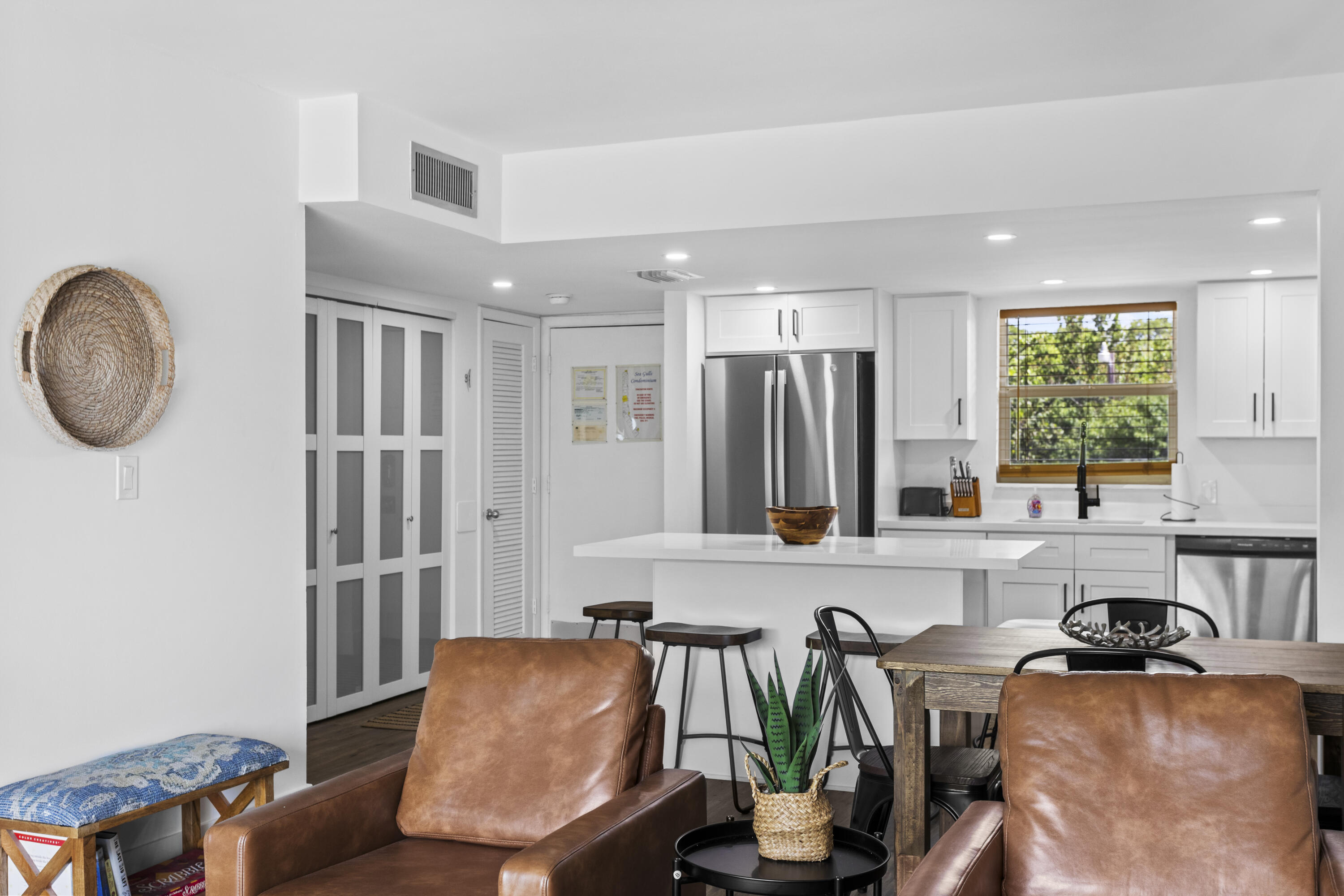 200 Wrenn Street, 206 Property Photo 26