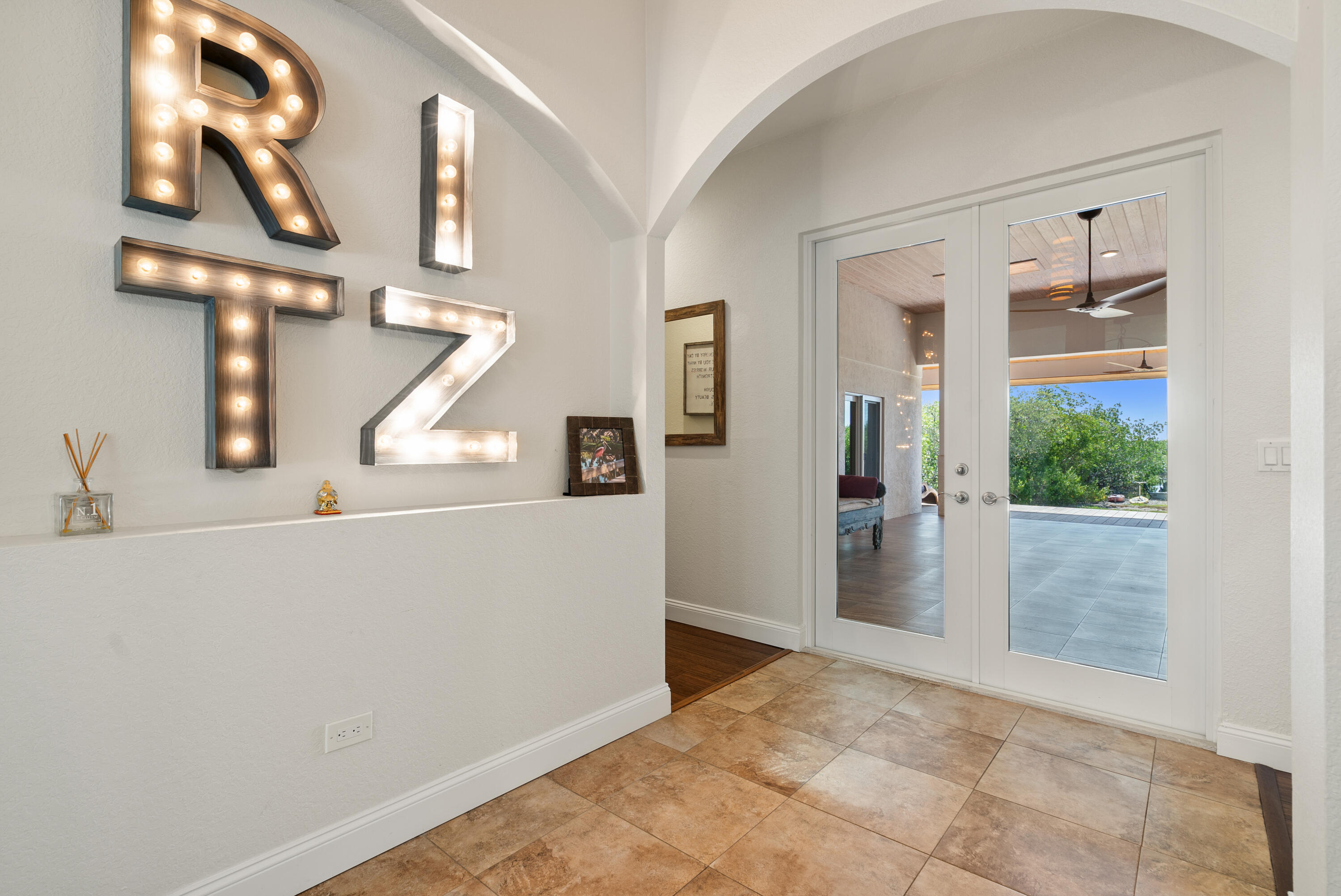 120 S Coco Plum Road Property Photo 2