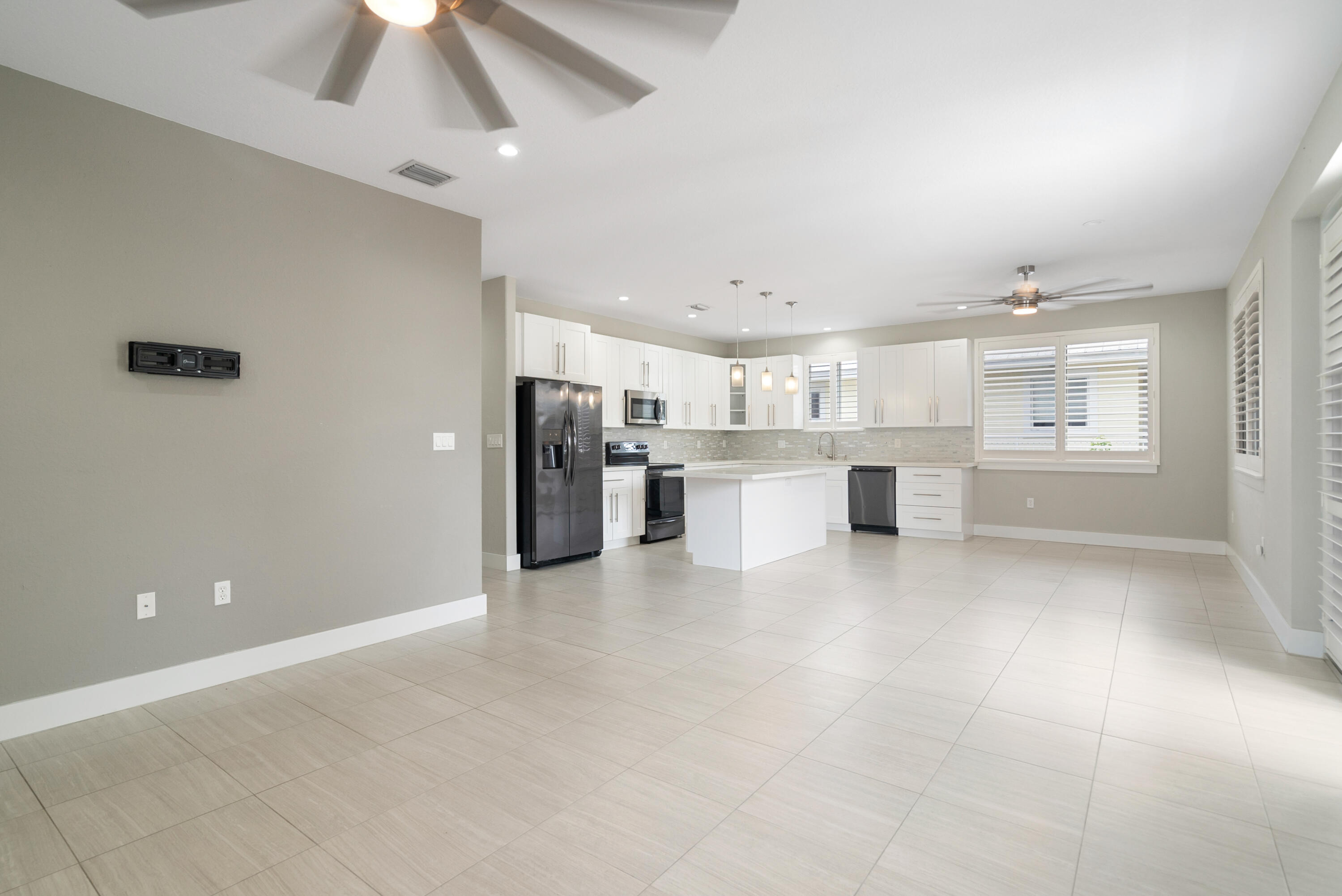 582 Boyd Drive Property Photo 6