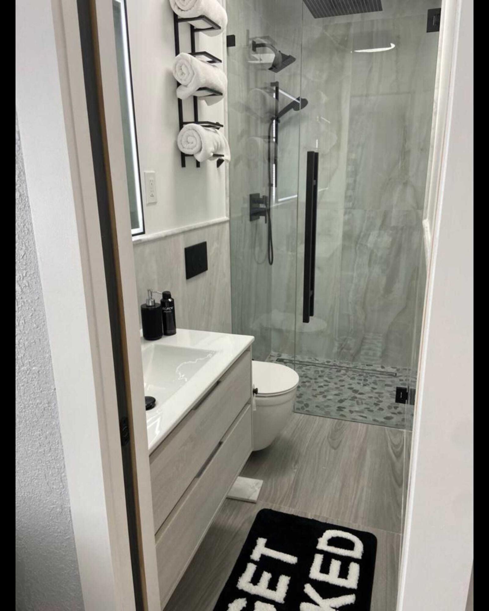 417 Southard Street, B Property Photo 6