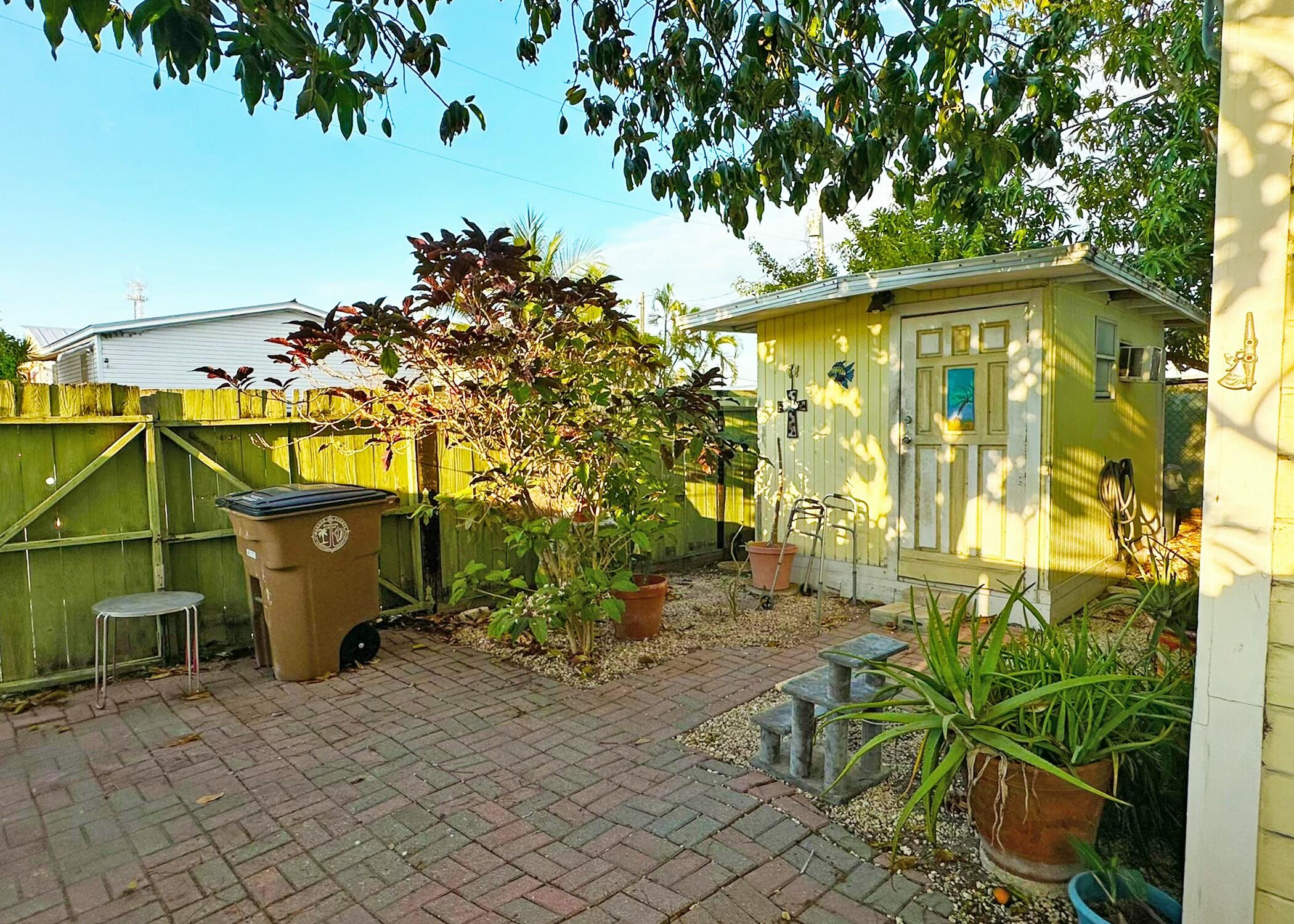 5435 5th Avenue Property Photo 22