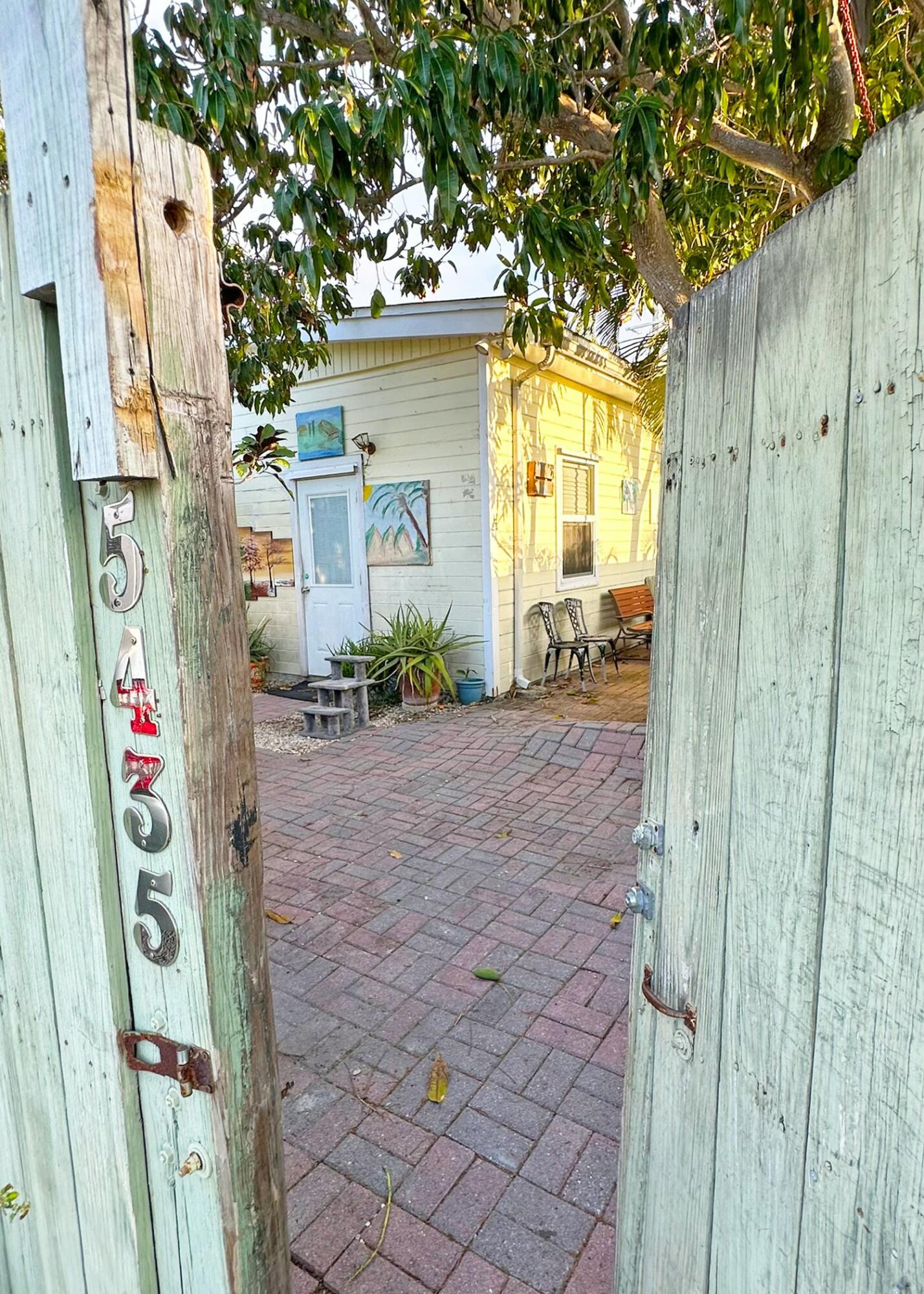 5435 5th Avenue Property Photo 23