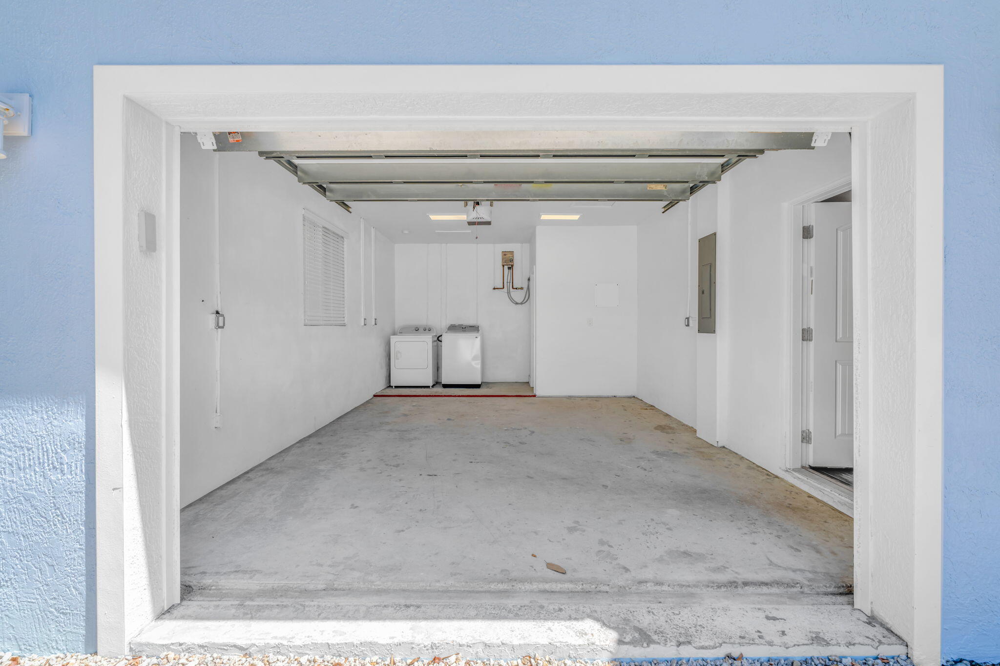 407 Collins Street Property Photo 9