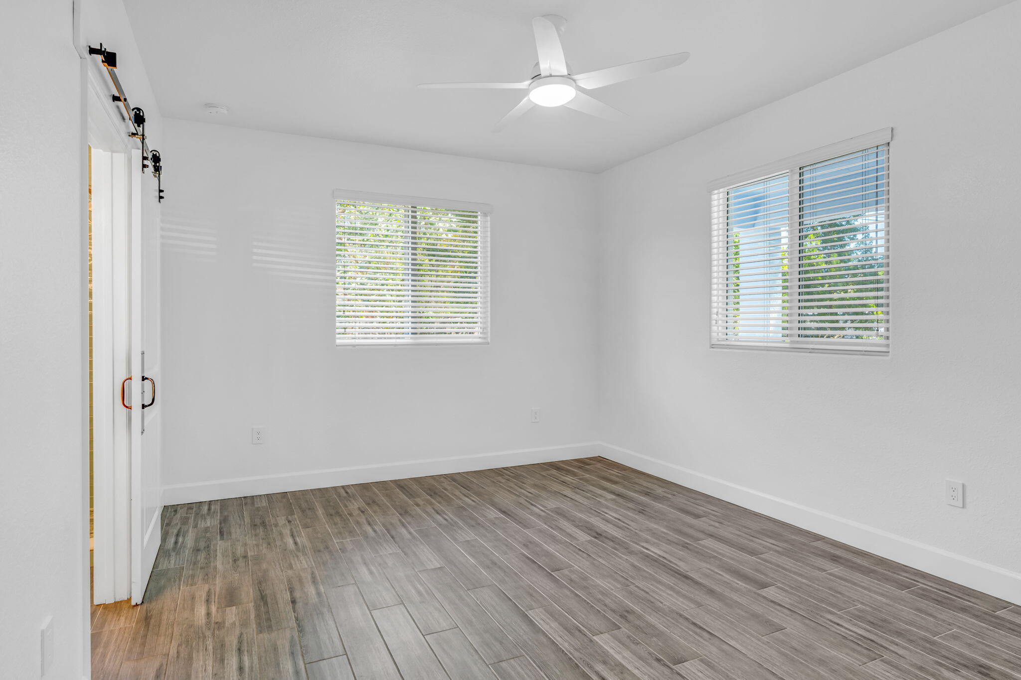 407 Collins Street Property Photo 12