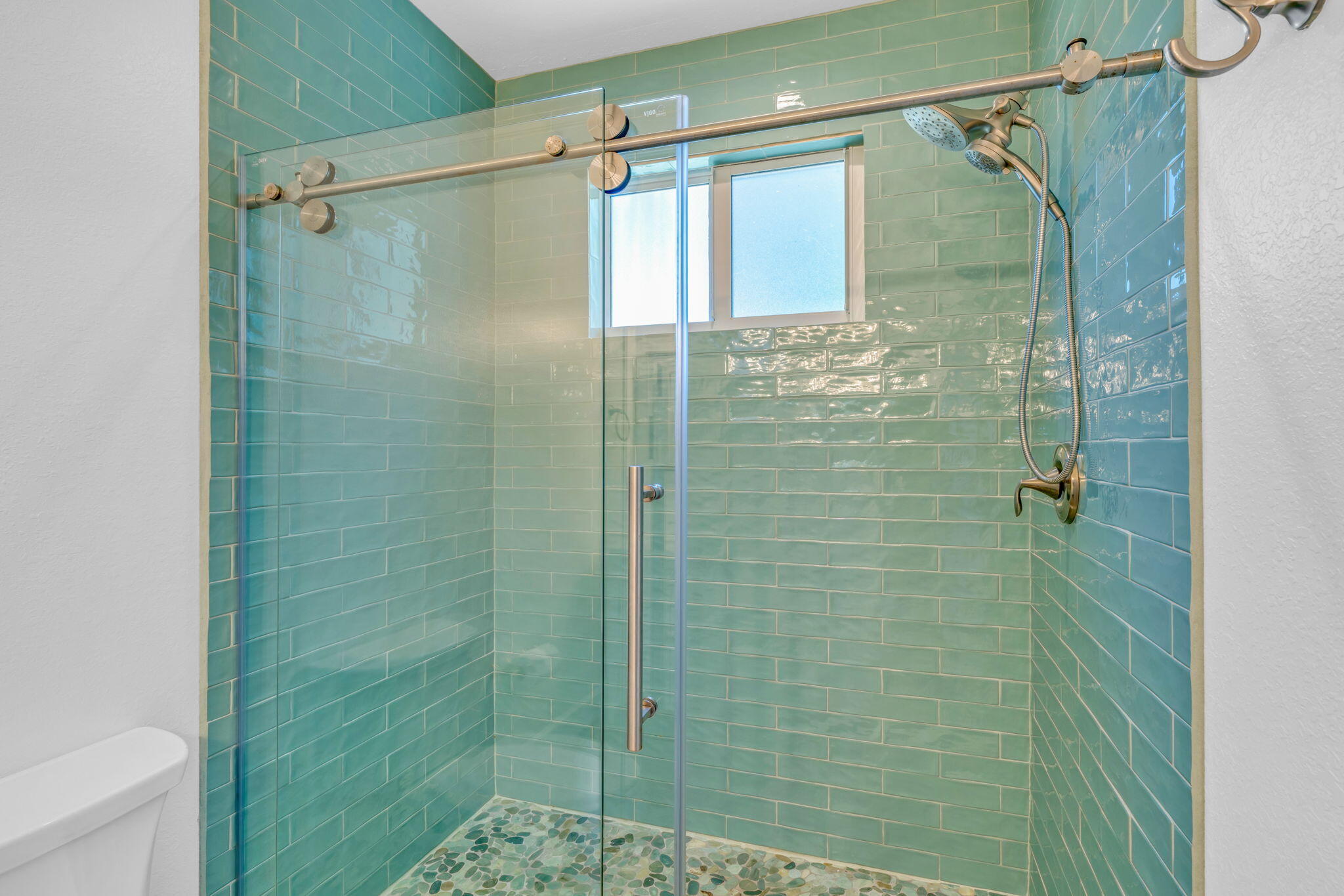 407 Collins Street Property Photo 16