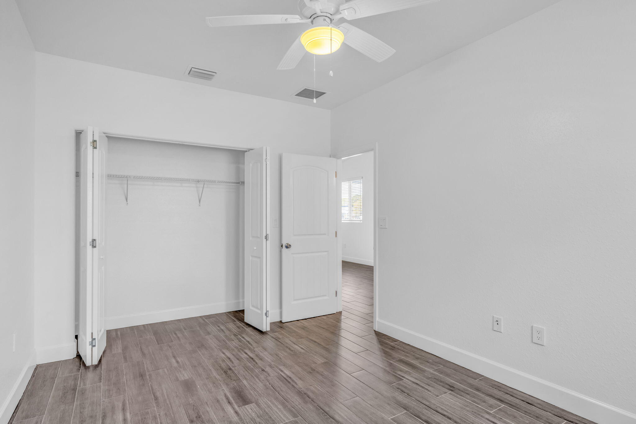 407 Collins Street Property Photo 18