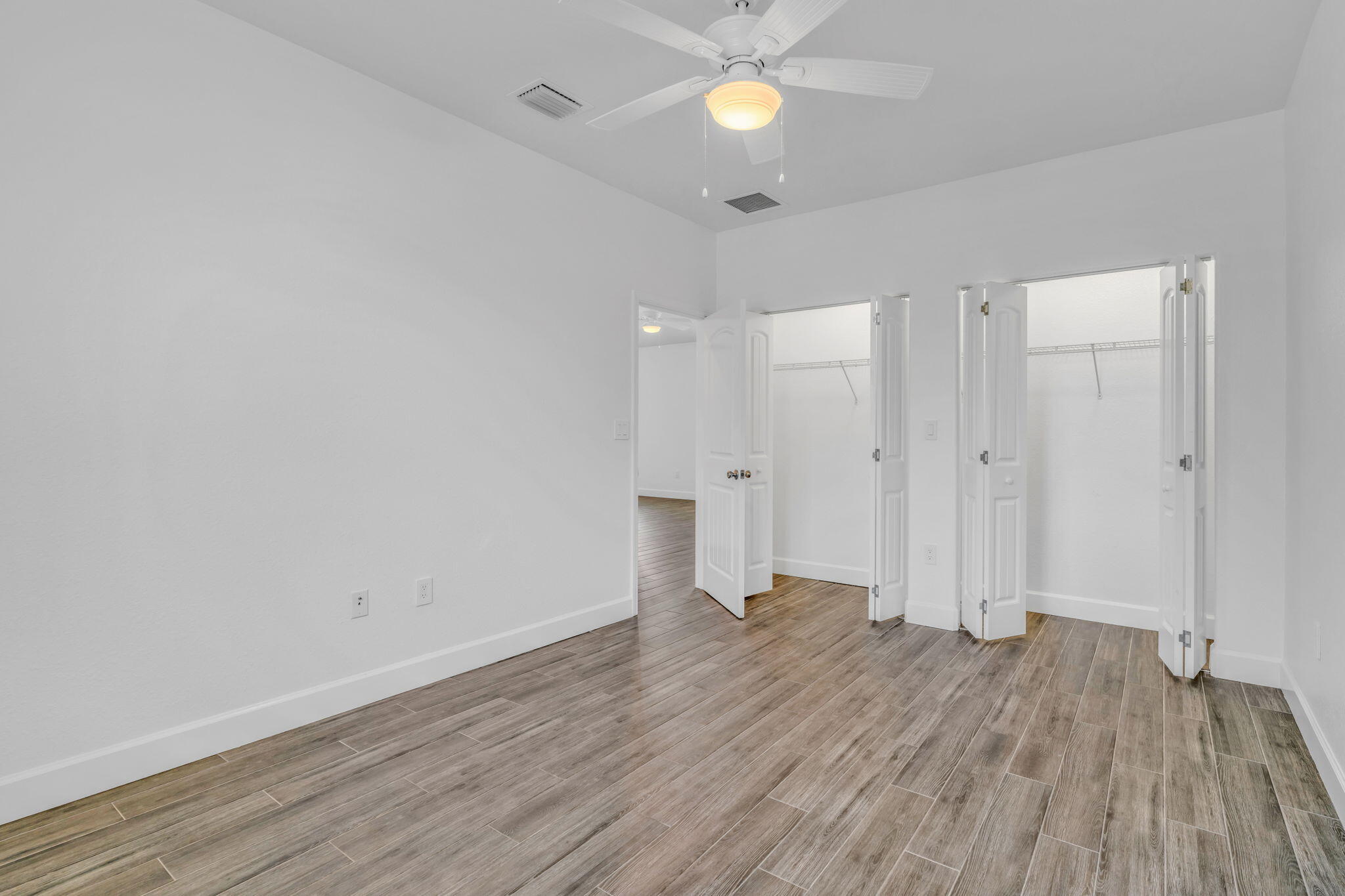 407 Collins Street Property Photo 22