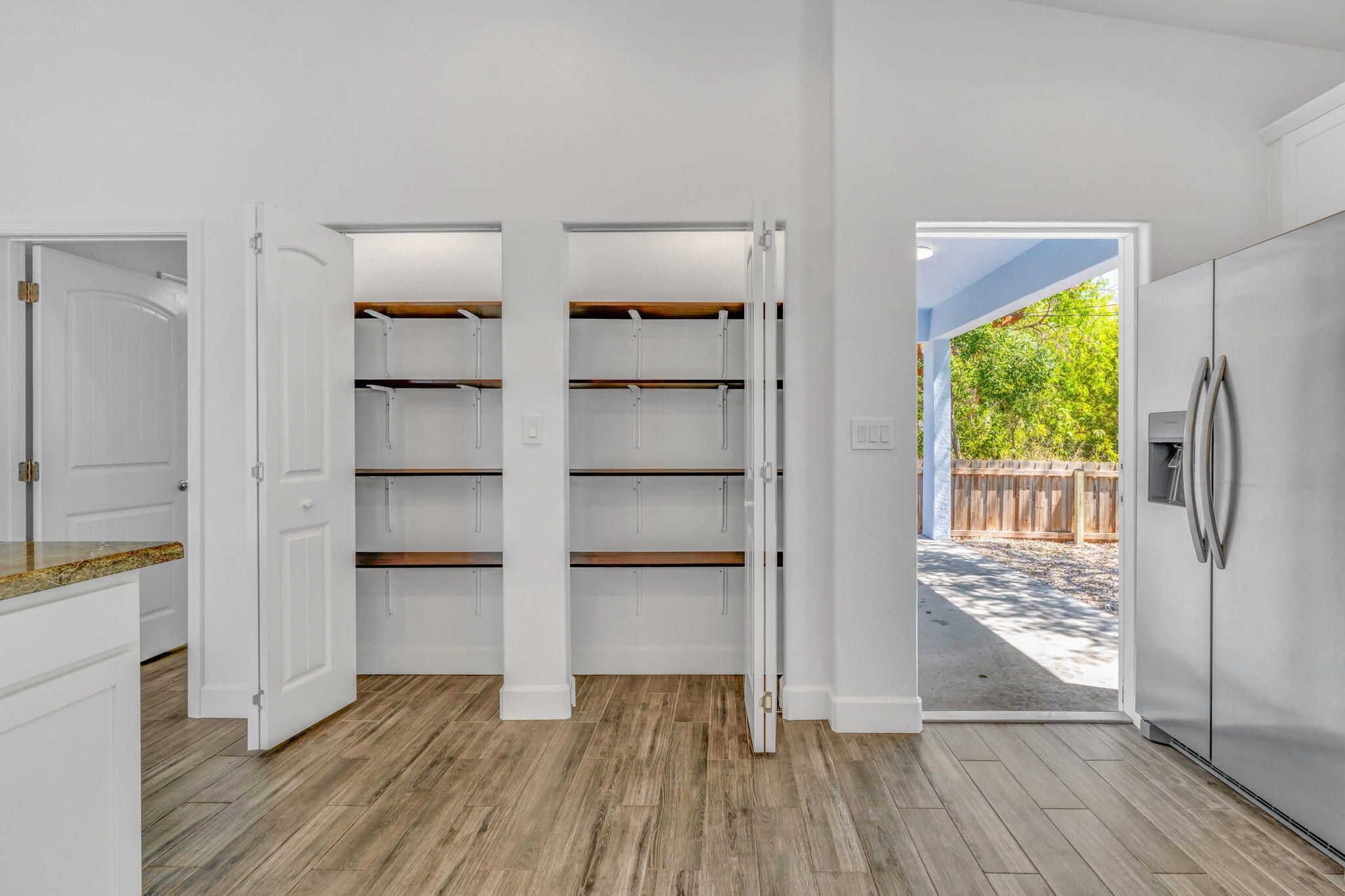 407 Collins Street Property Photo 23