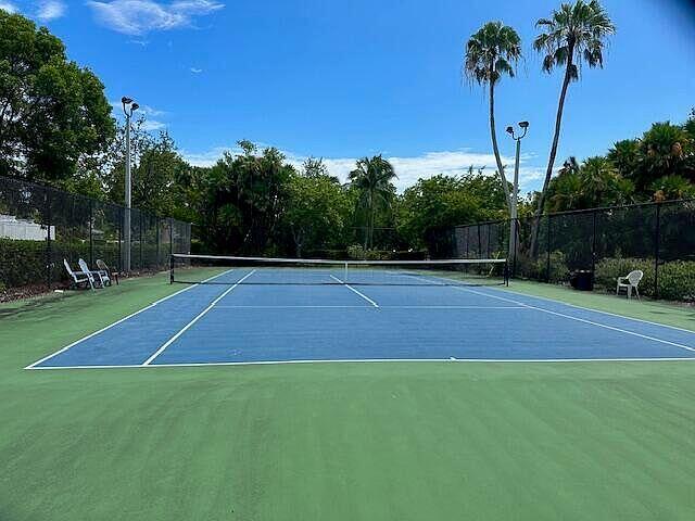 3635 Seaside Drive, 314 Property Photo 5