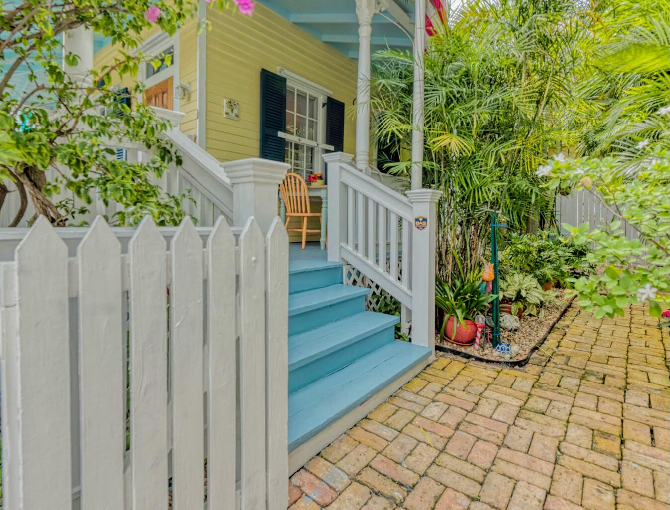 524 White Street Property Photo 3