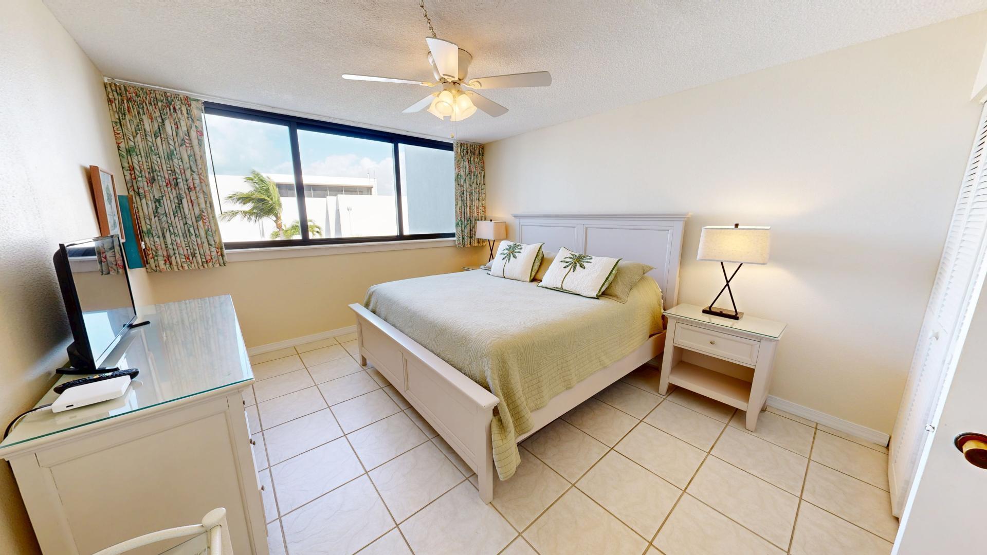104350 Overseas Highway, A-402 Property Photo 17
