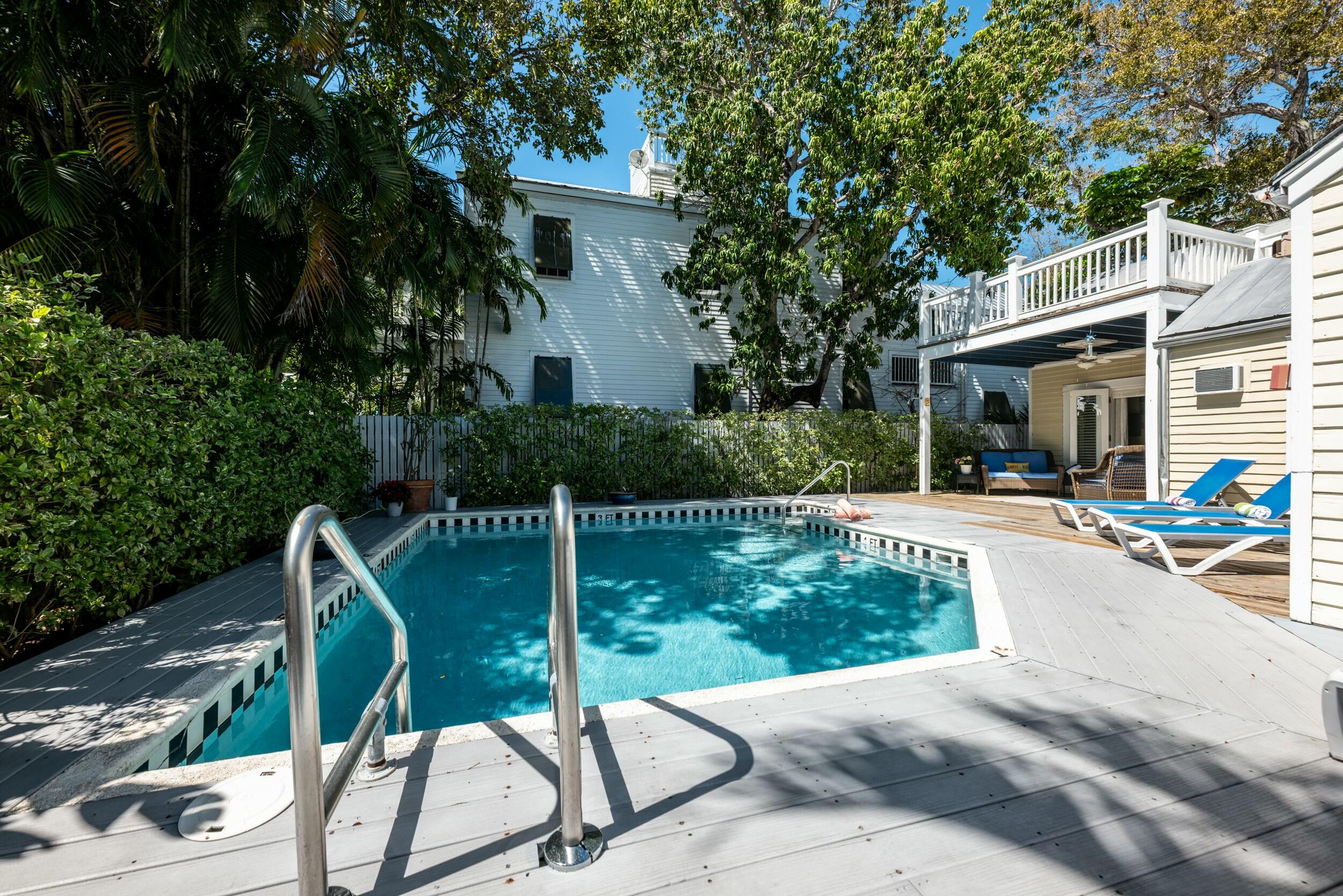 412 Frances Street Property Photo 11