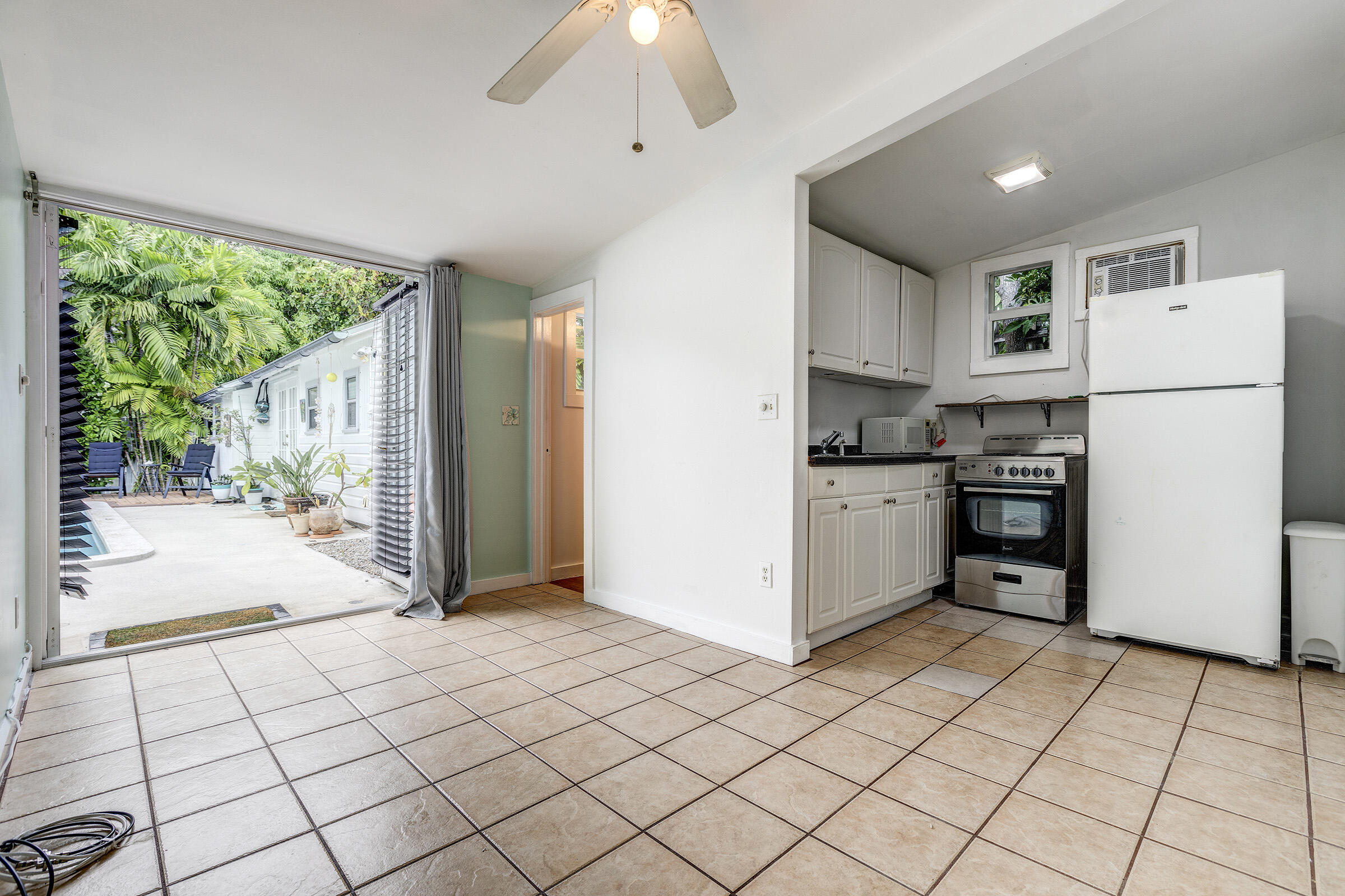 1318 Duncan Street, 3 Property Photo 6