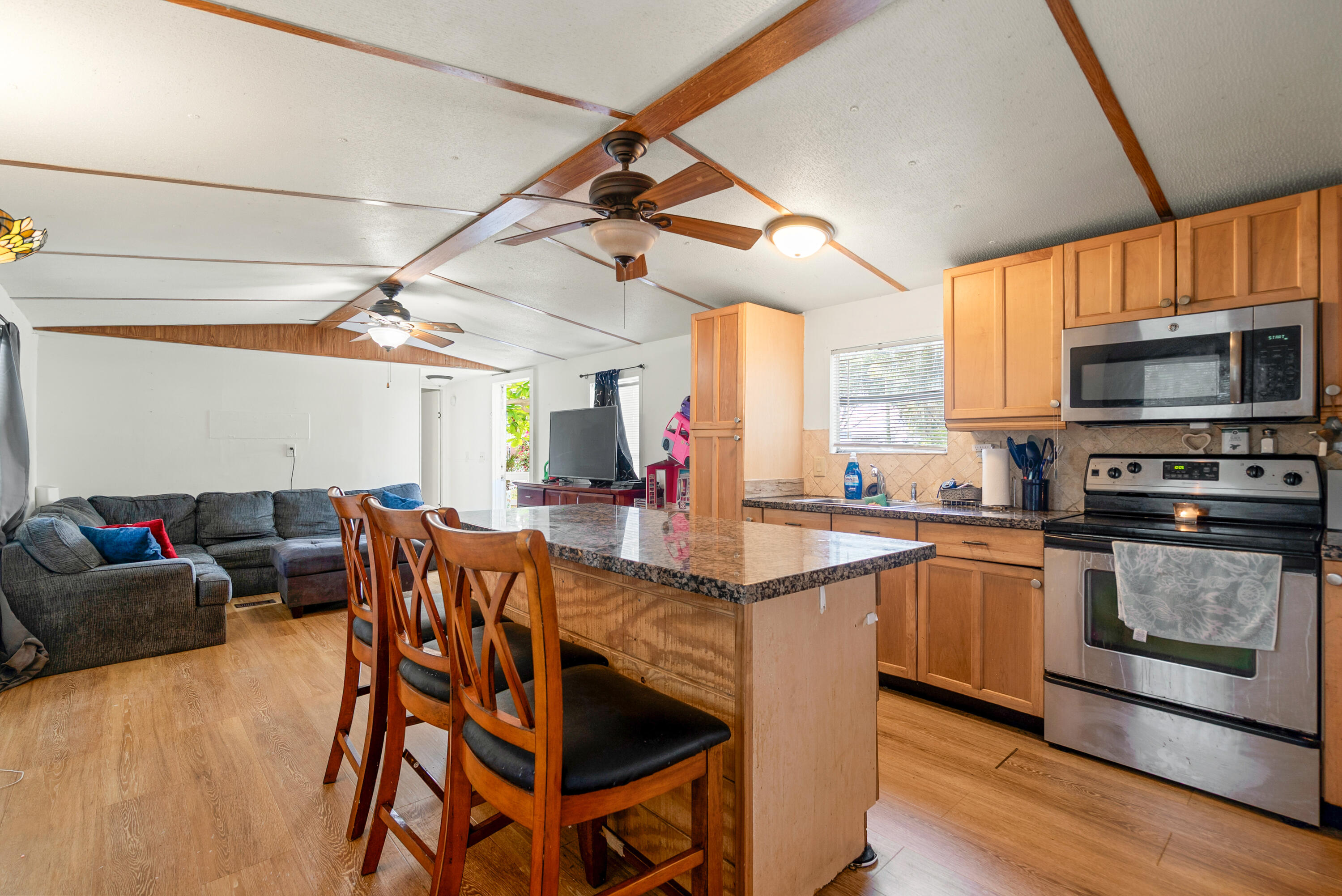 802 Largo Road Property Photo 9